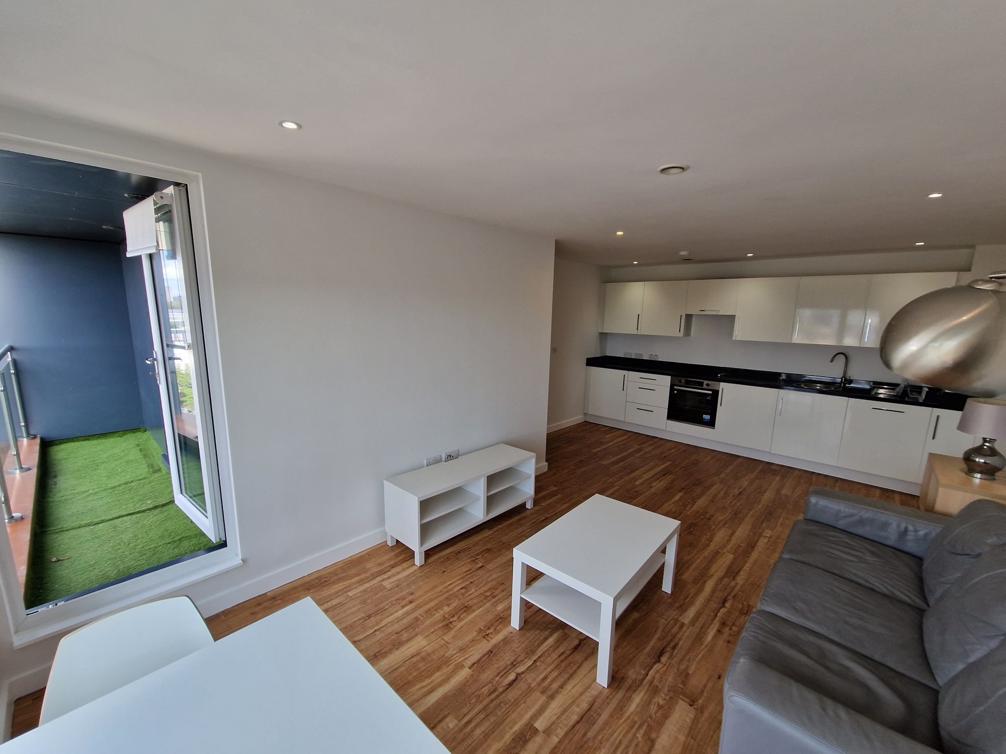2 bed apartment to rent in Elmira Way, Salford  - Property Image 6