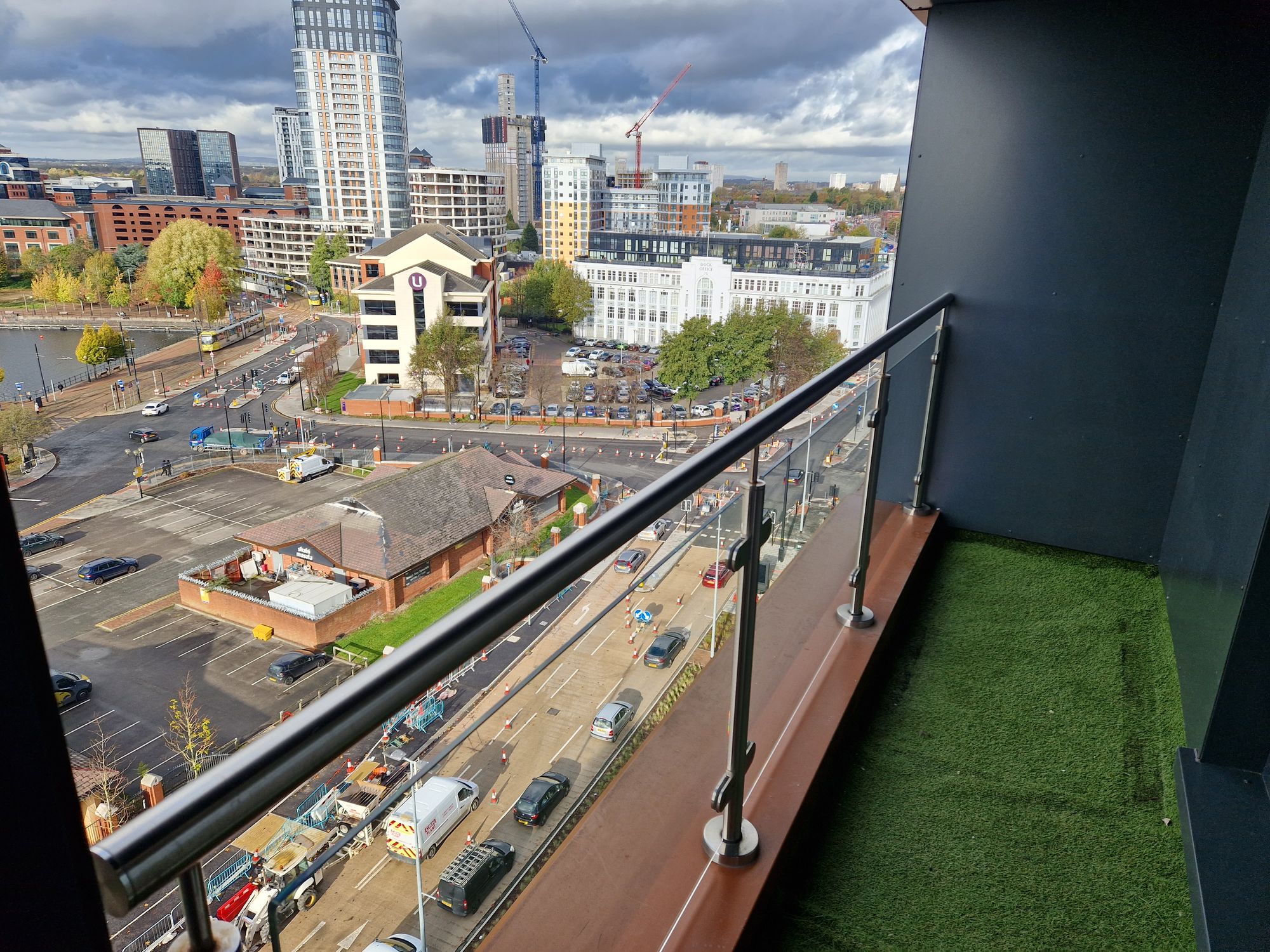 2 bed apartment to rent in Elmira Way, Salford  - Property Image 5