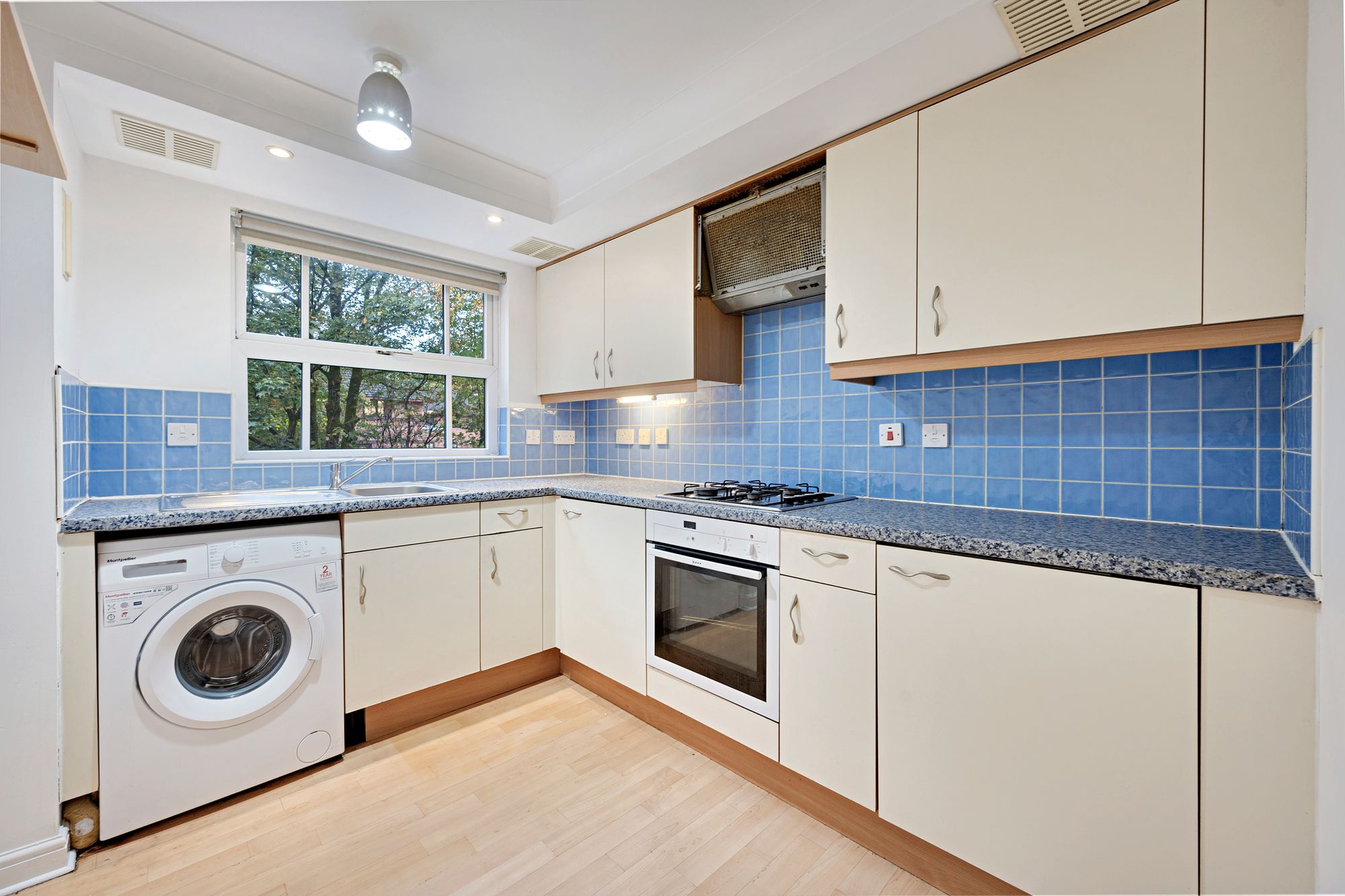 2 bed flat to rent in Royal Court Drive, Bolton  - Property Image 3