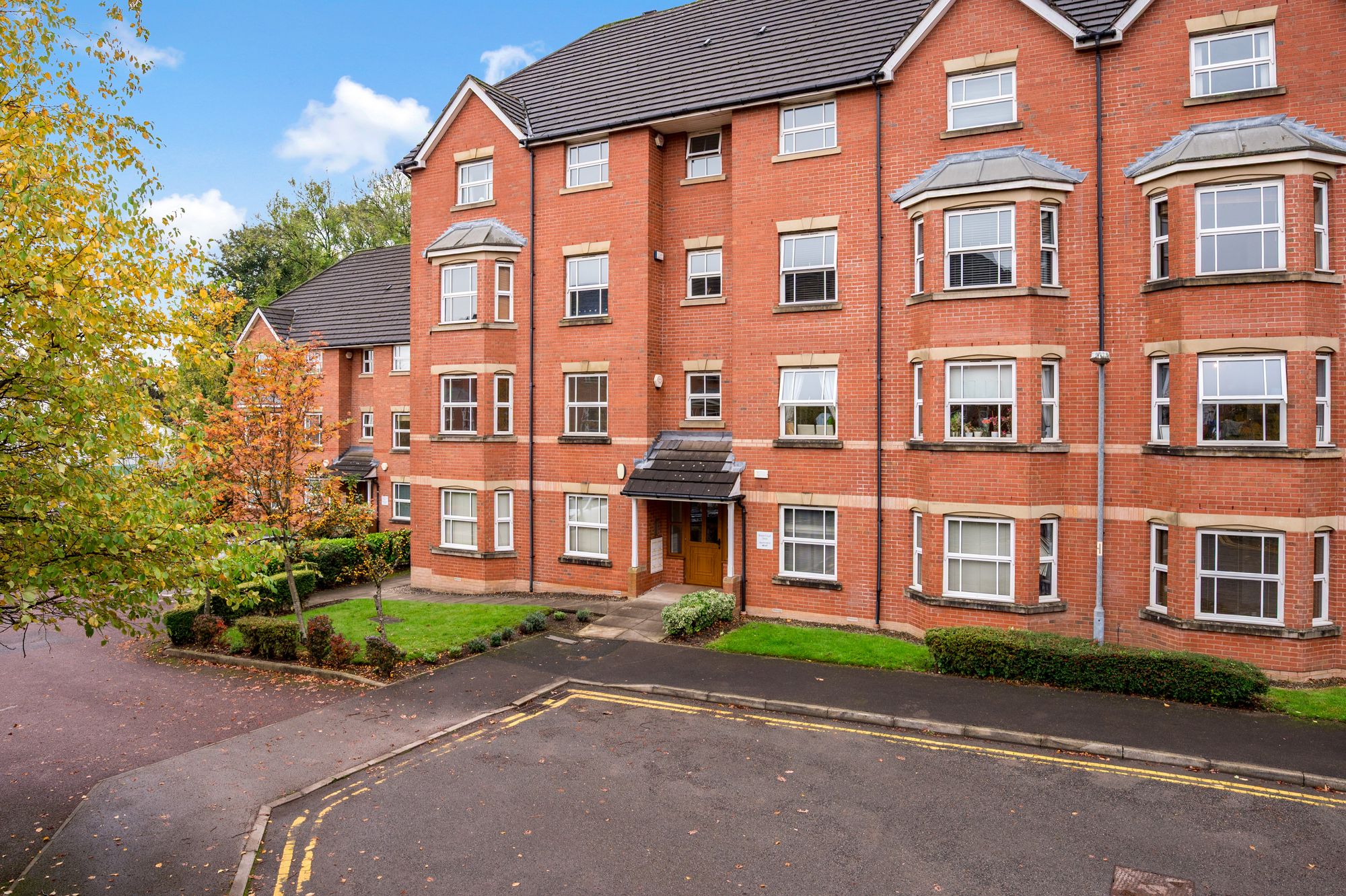 2 bed flat to rent in Royal Court Drive, Bolton - Property Image 1