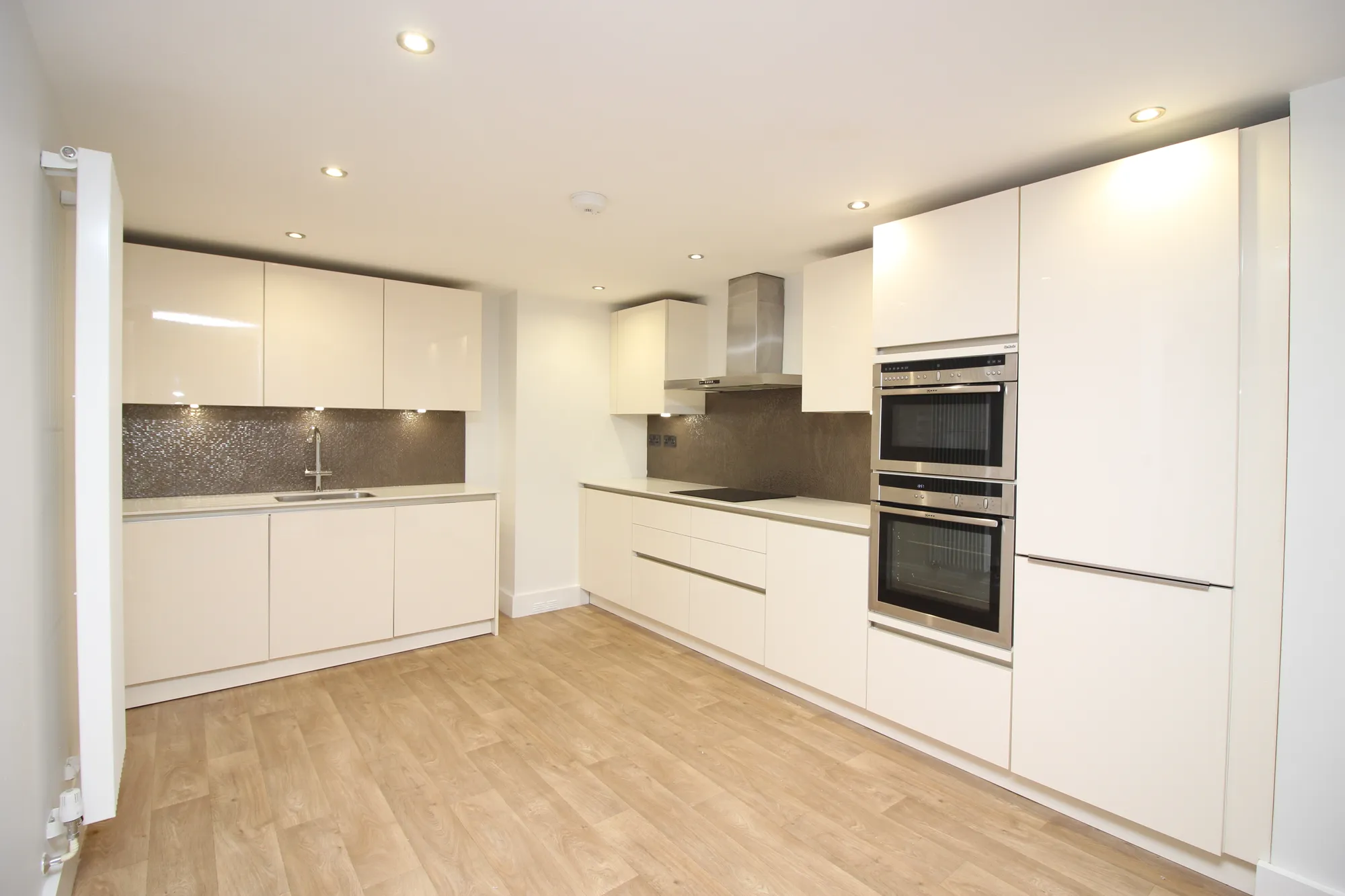 2 bed apartment to rent in Manchester Road, Bury 3