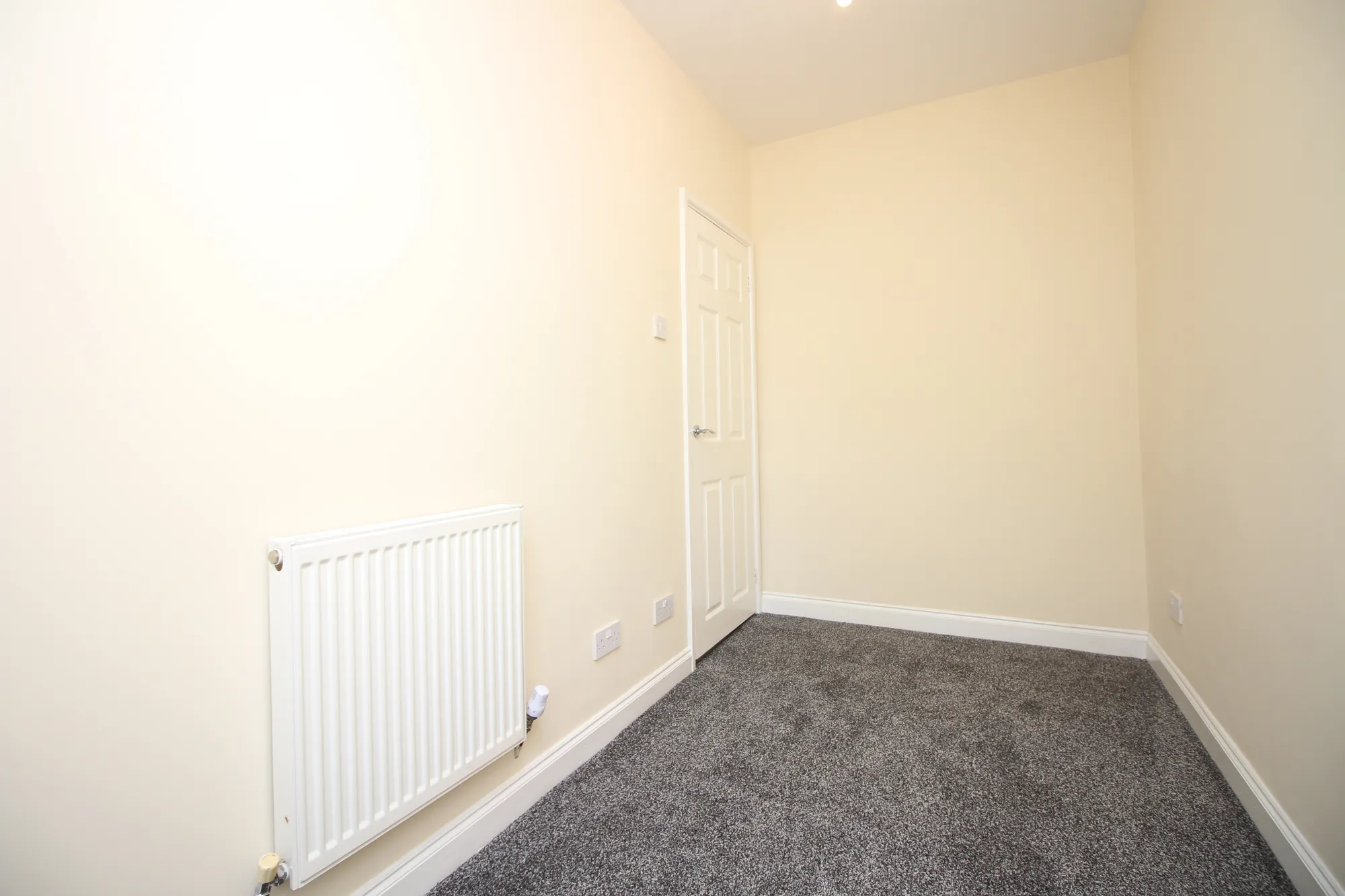 2 bed mid-terraced house to rent in Union Road, Bolton 9