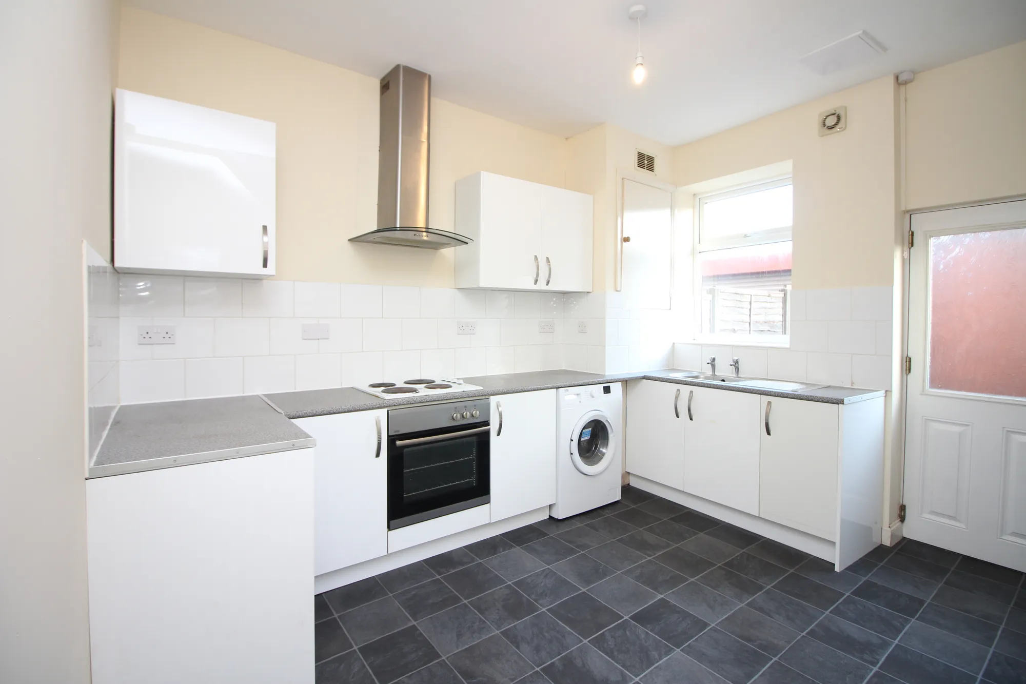 2 bed mid-terraced house to rent in Union Road, Bolton 4