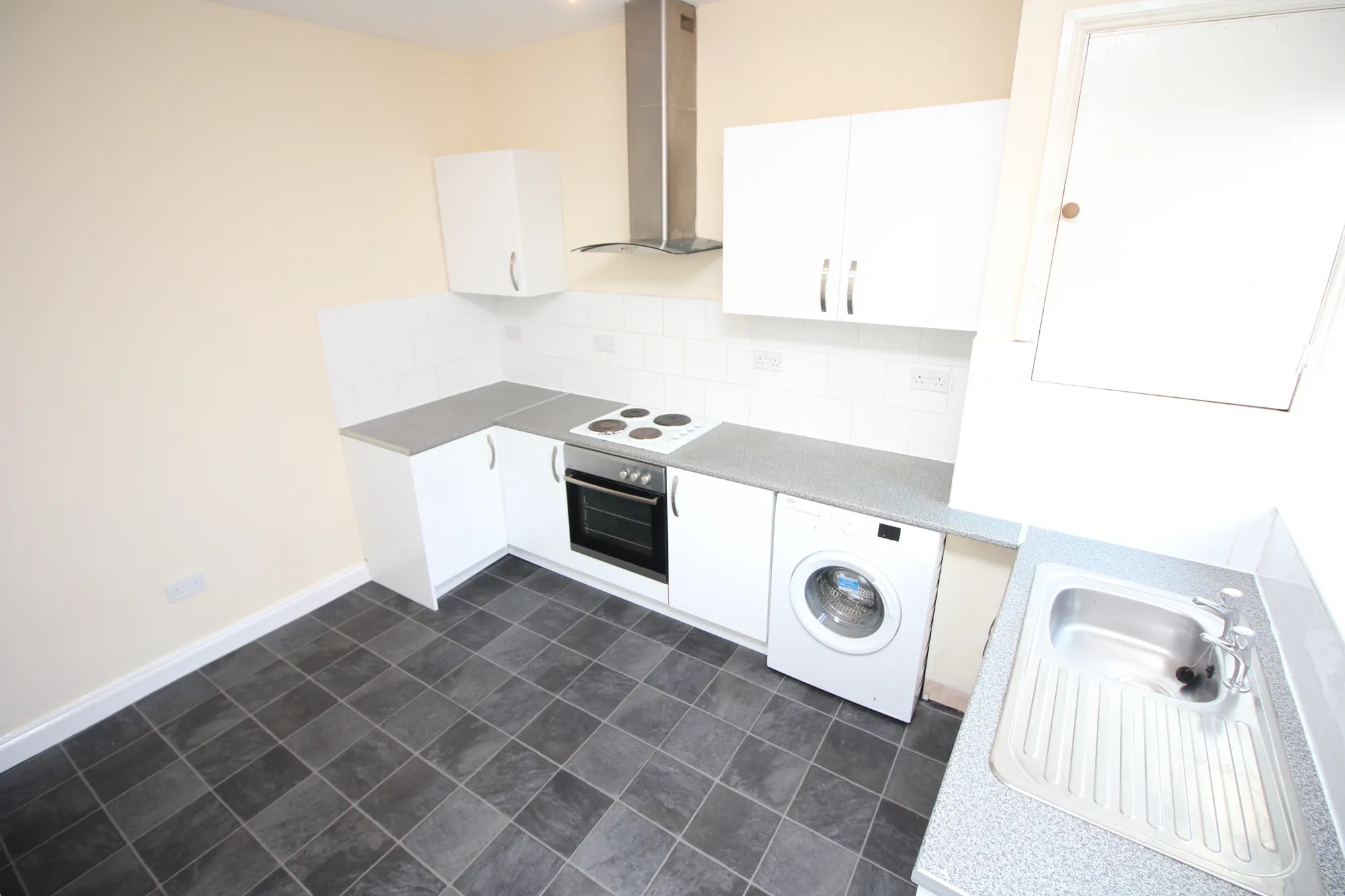 2 bed mid-terraced house to rent in Union Road, Bolton 5