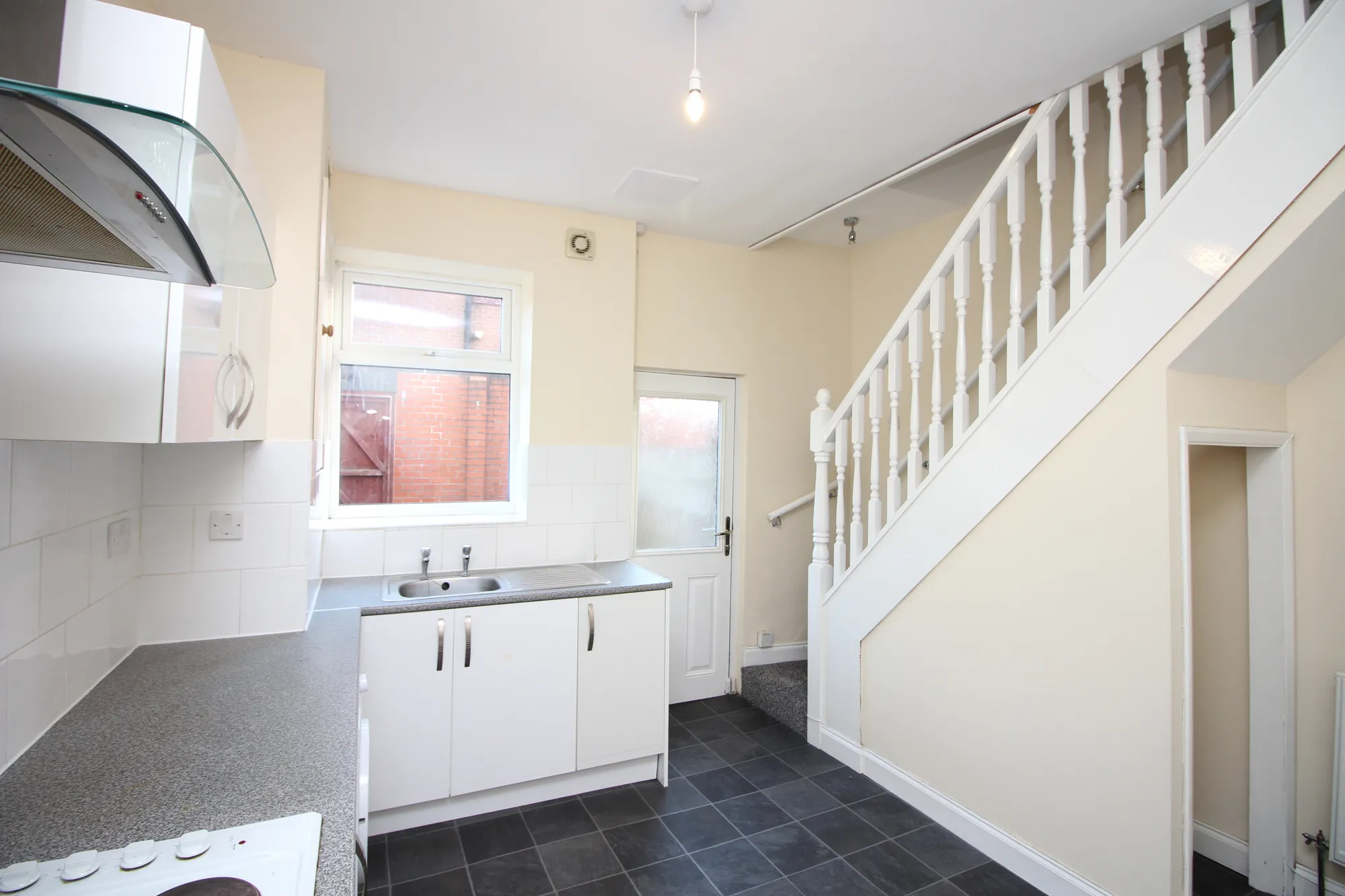 2 bed mid-terraced house to rent in Union Road, Bolton 6