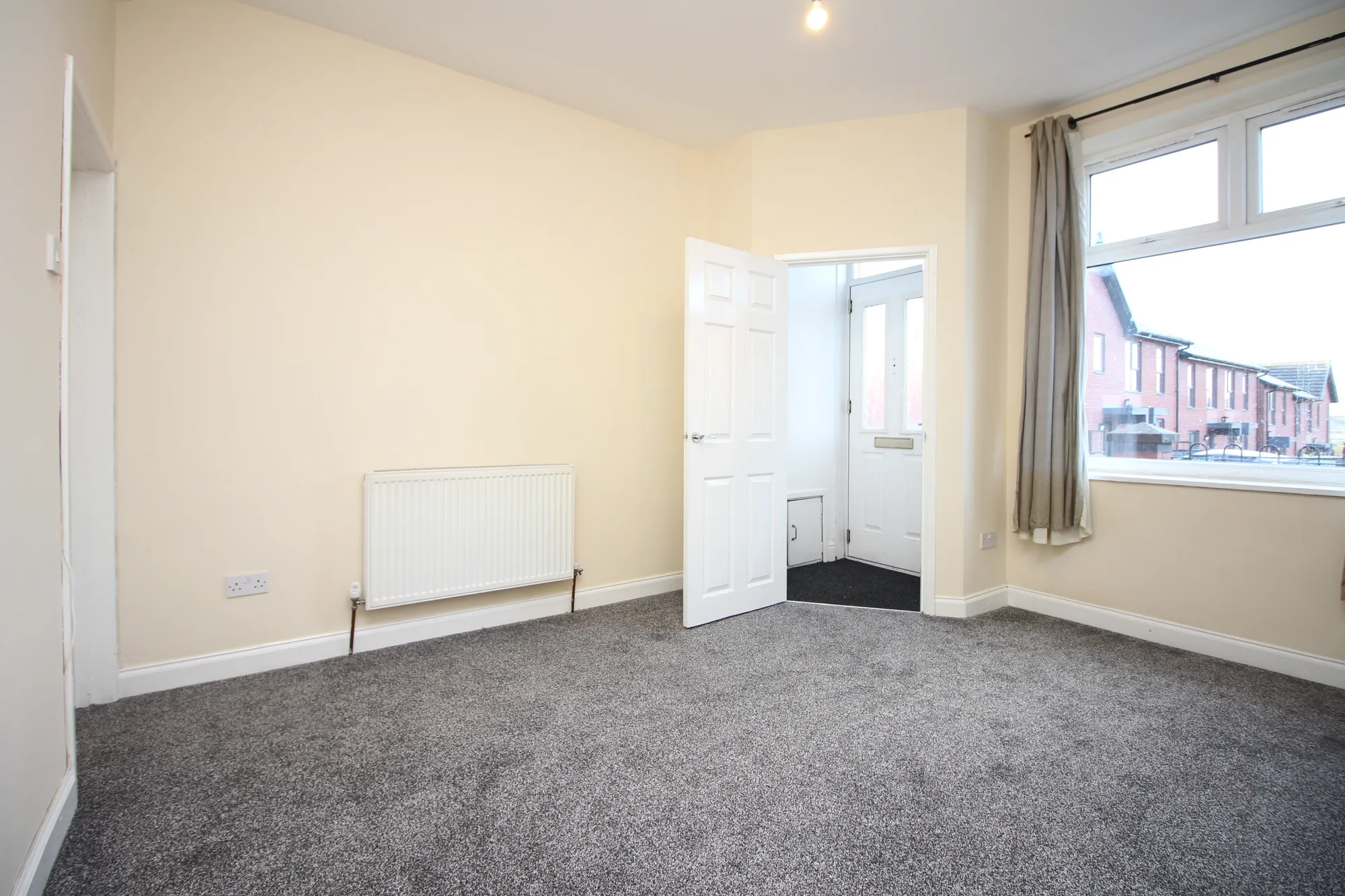 2 bed mid-terraced house to rent in Union Road, Bolton 2