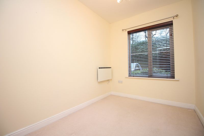 2 bed flat to rent in Ellesmere Road, Manchester  - Property Image 10