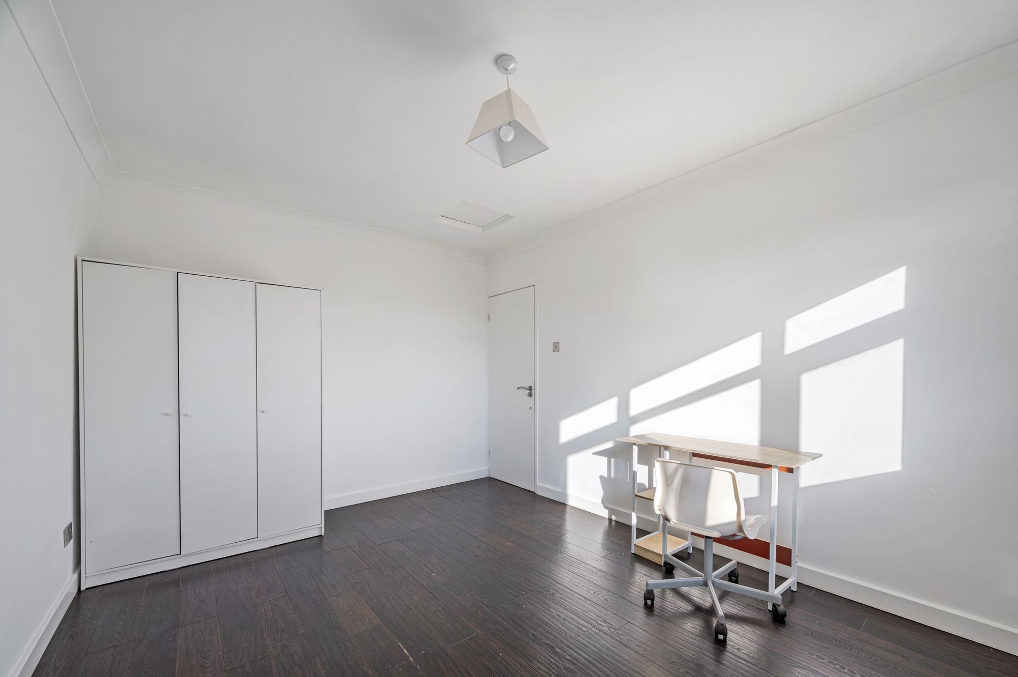 4 bed mid-terraced house to rent in Norbury Close, Manchester 12