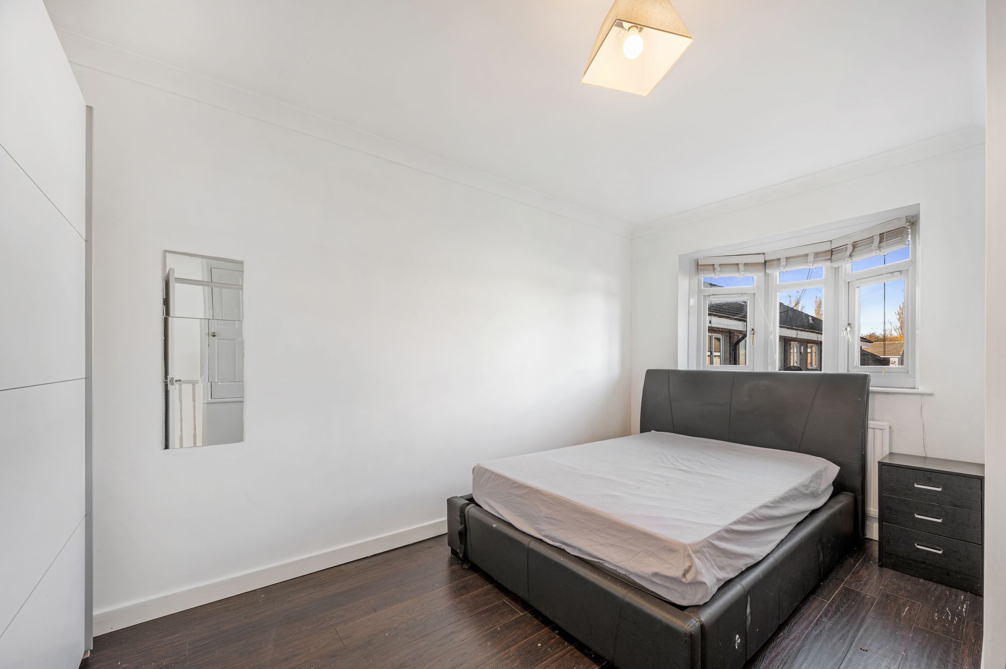 4 bed mid-terraced house to rent in Norbury Close, Manchester 10