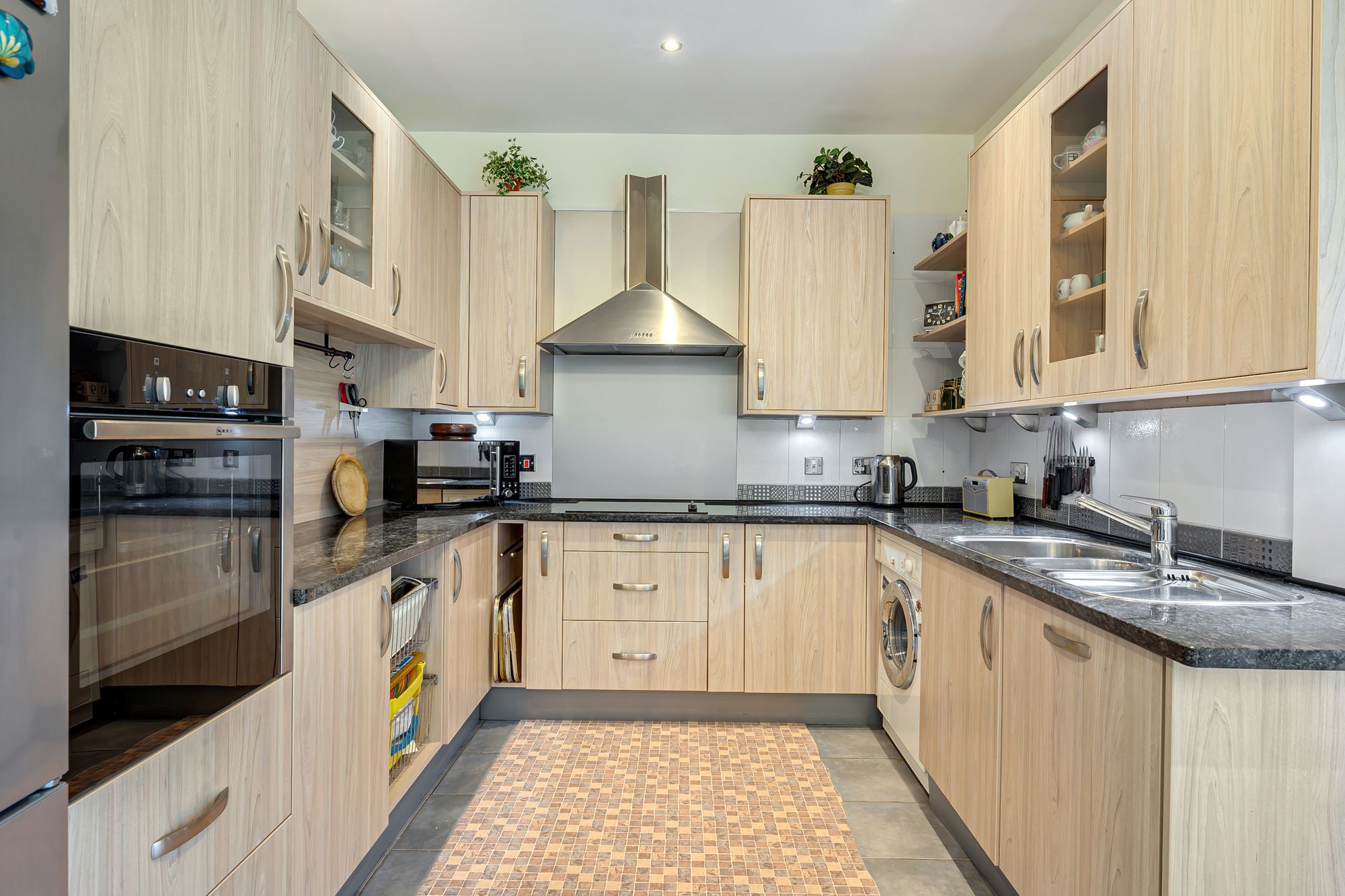 2 bed flat for sale in Belvedere Heights, Bolton  - Property Image 3