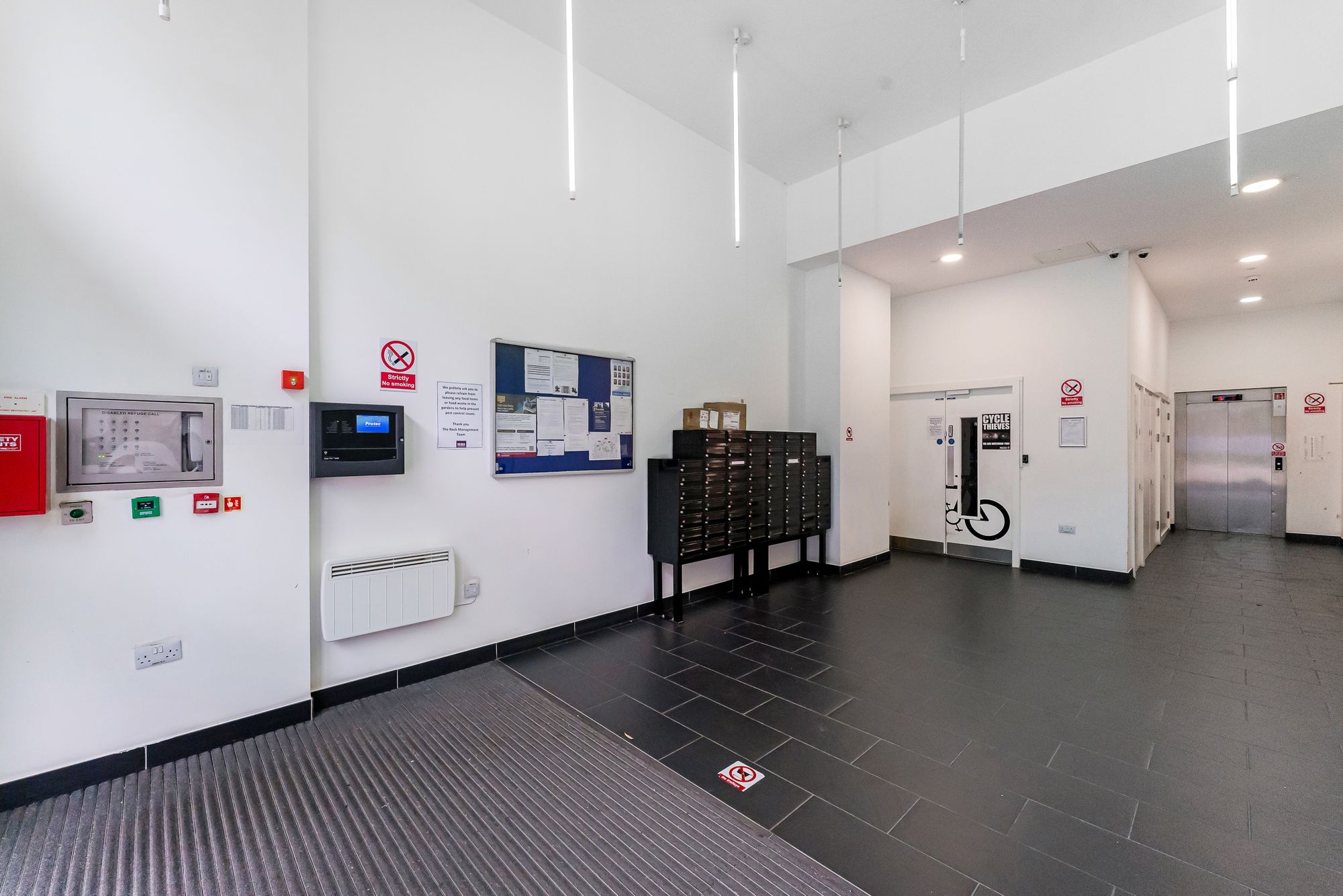 1 bed flat for sale in St. Johns Gardens, Bury  - Property Image 18
