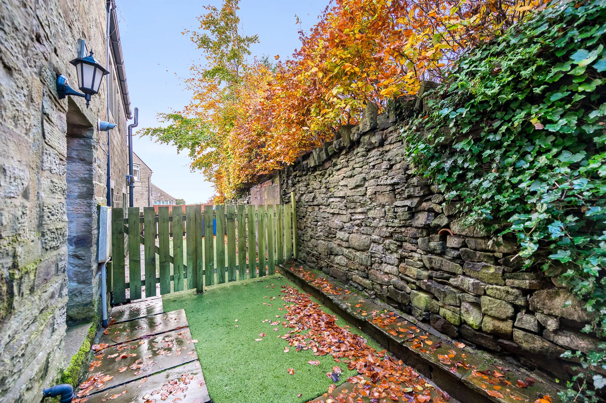 2 bed mid-terraced house for sale in Overhouses, Bolton  - Property Image 18