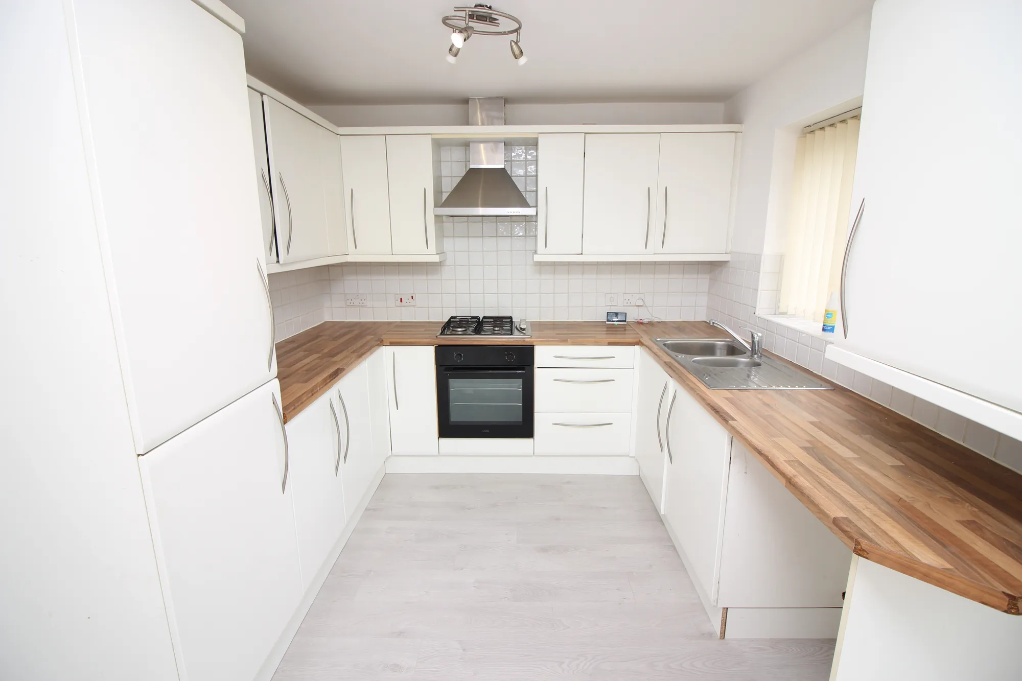 3 bed semi-detached house to rent in Wash Lane, Bury 6