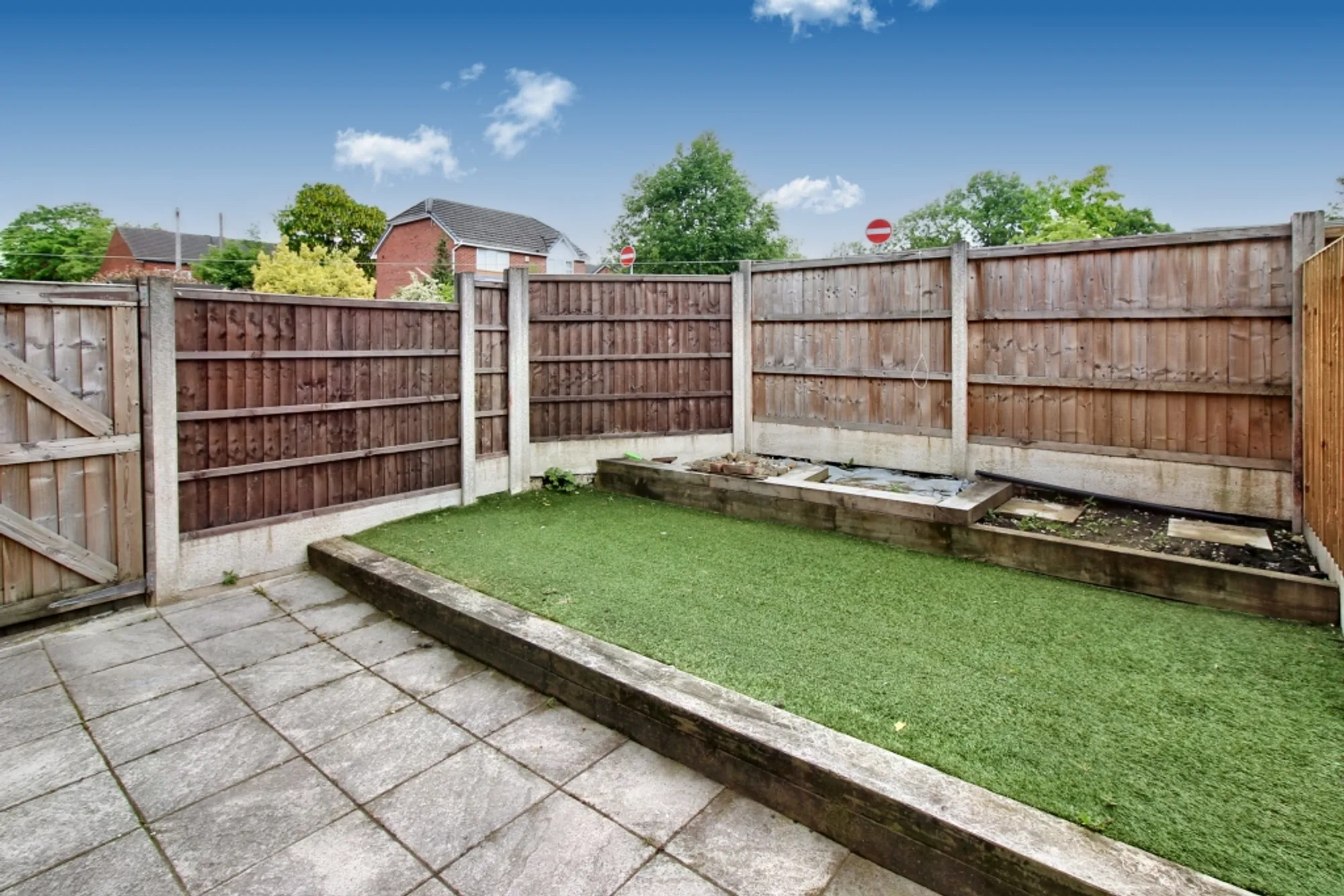 3 bed semi-detached house to rent in Wash Lane, Bury 1