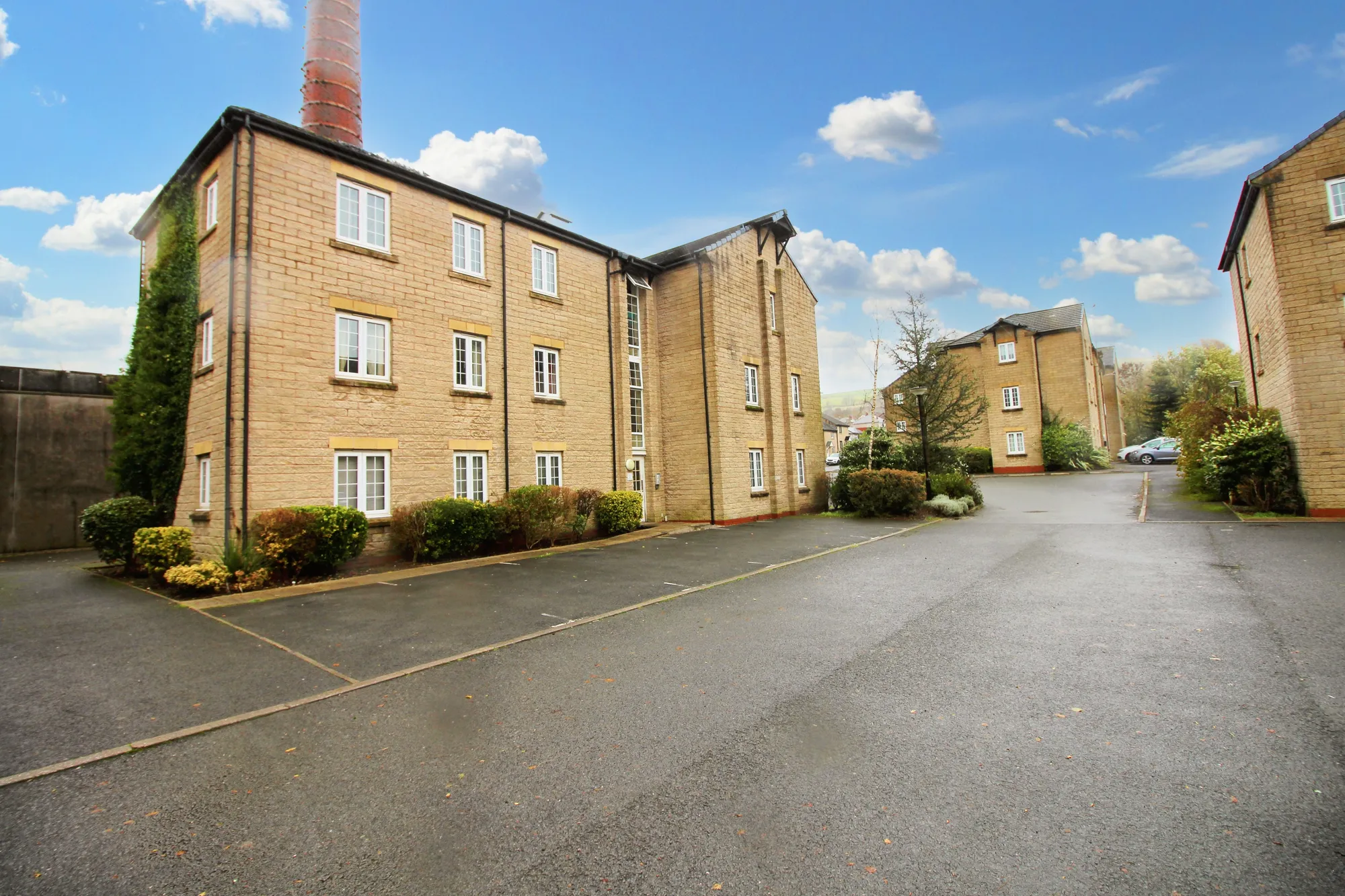 2 bed apartment to rent in Langwood Court, Rossendale  - Property Image 1