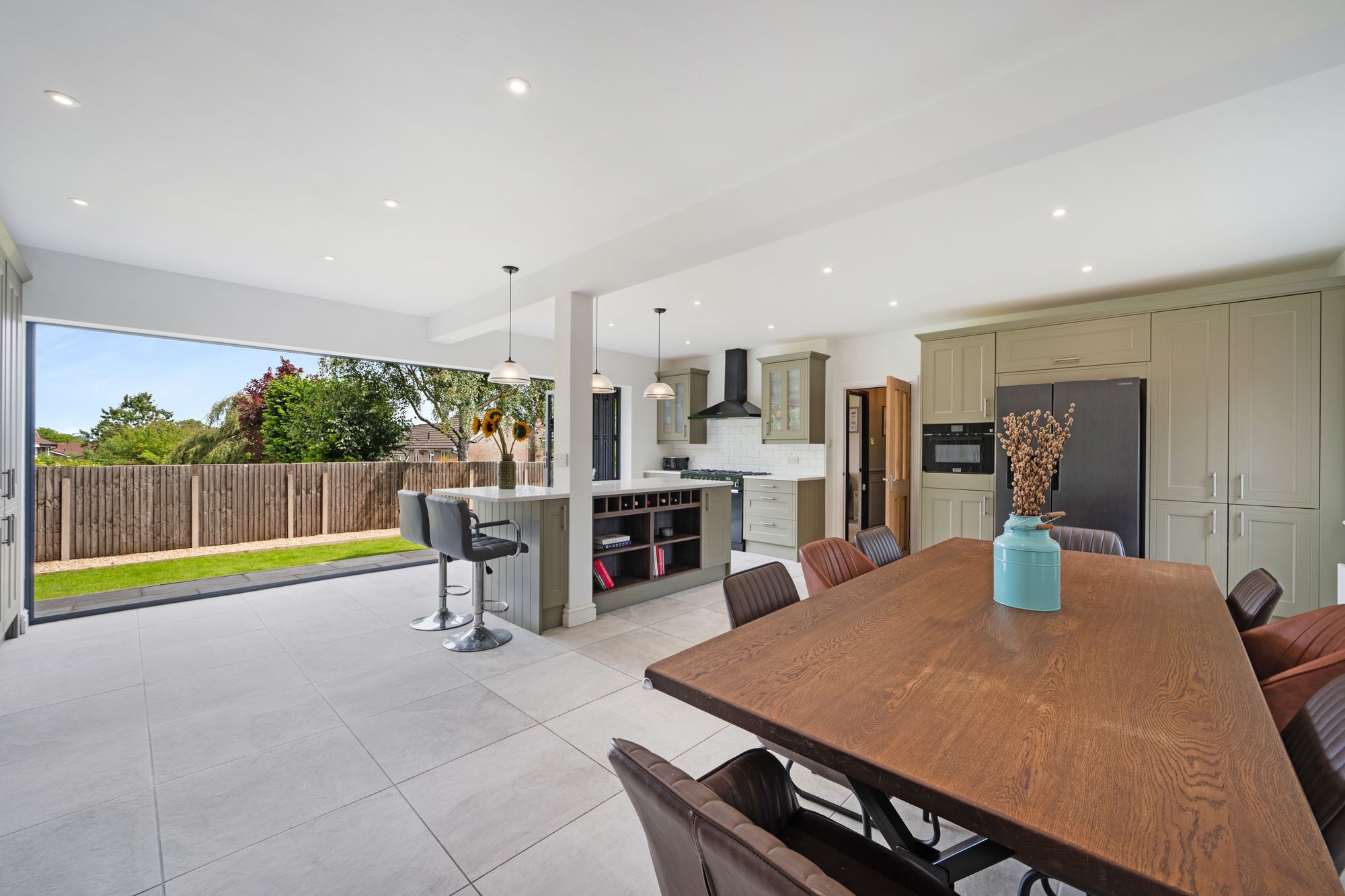 5 bed detached house for sale in Vale Coppice, Bury 2