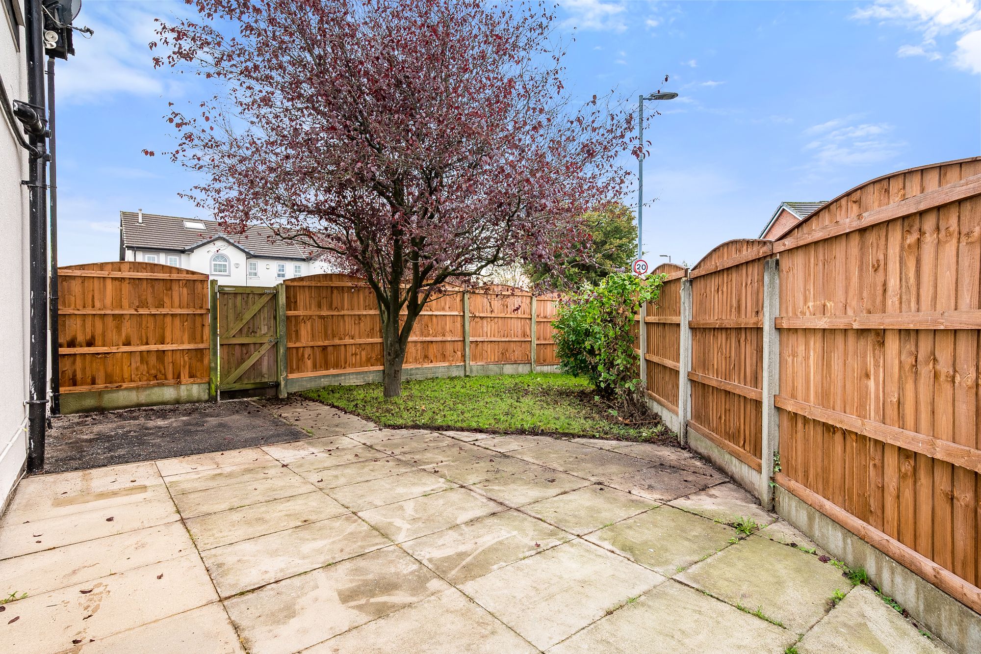 3 bed semi-detached house to rent in Stonechat Close, Manchester  - Property Image 4