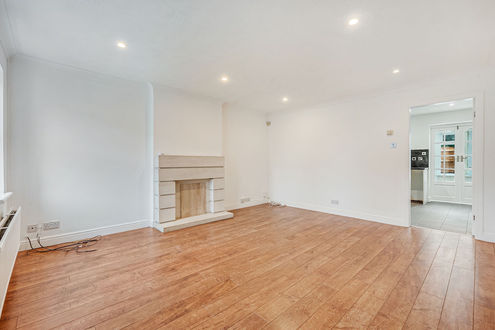 3 bed semi-detached house to rent in Stonechat Close, Manchester 1