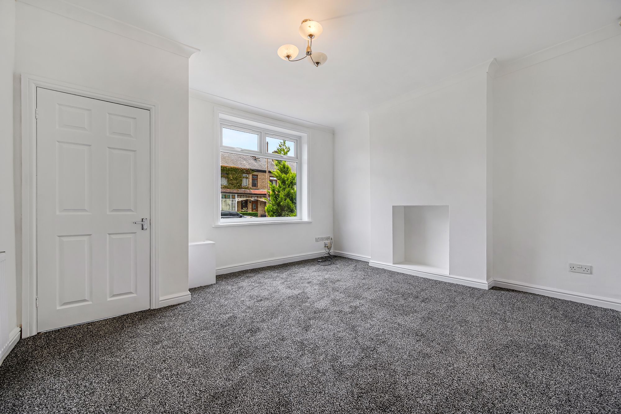 2 bed house for sale in Tonge Moor Road, Bolton  - Property Image 2