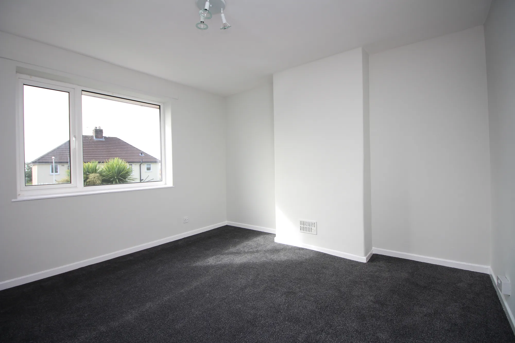 3 bed terraced house to rent in Brunswick Avenue, Bolton 8