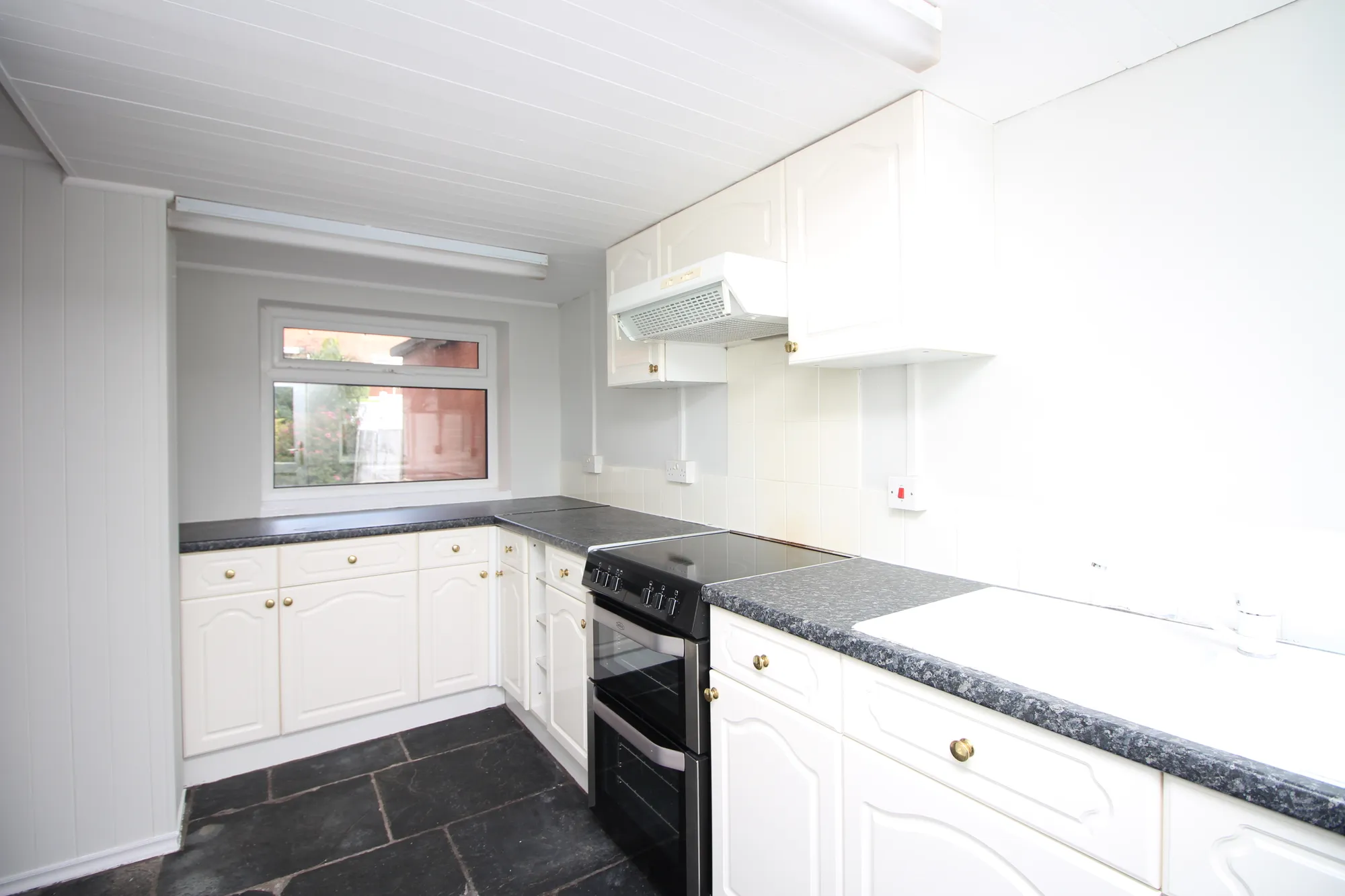 3 bed terraced house to rent in Brunswick Avenue, Bolton  - Property Image 5