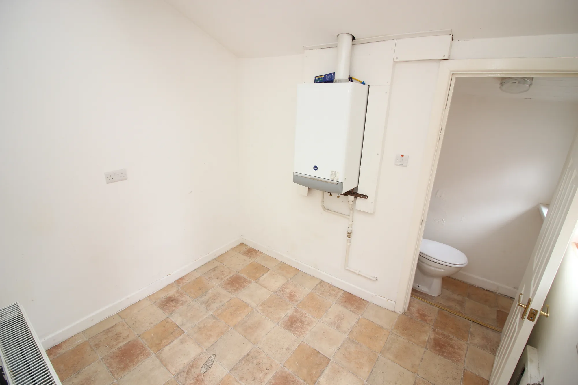 3 bed end of terrace house to rent in Elleray Road, Salford  - Property Image 7