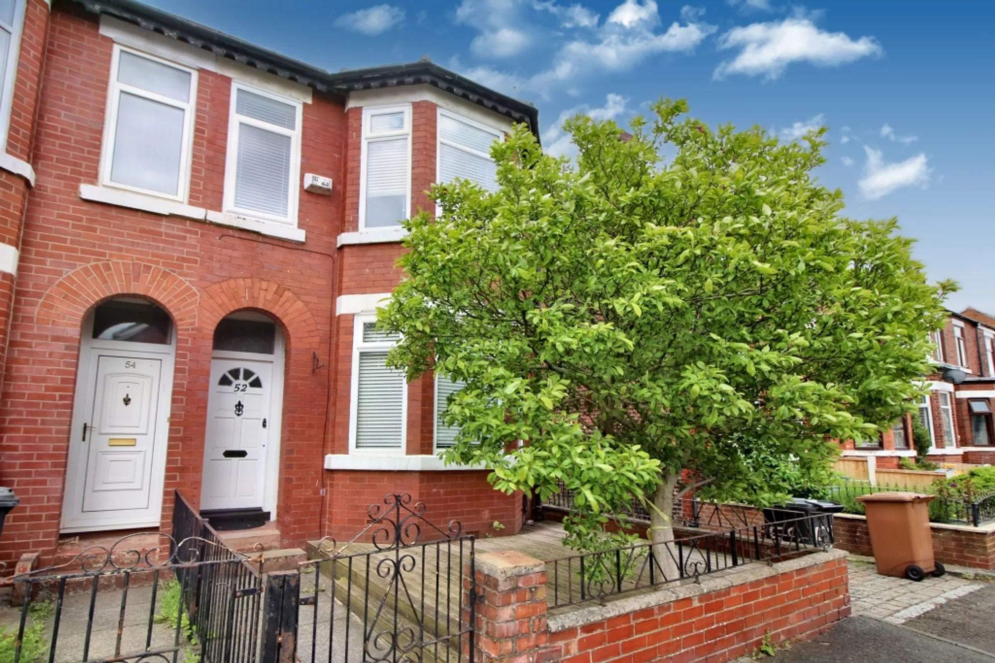 3 bed end of terrace house to rent in Elleray Road, Salford  - Property Image 1