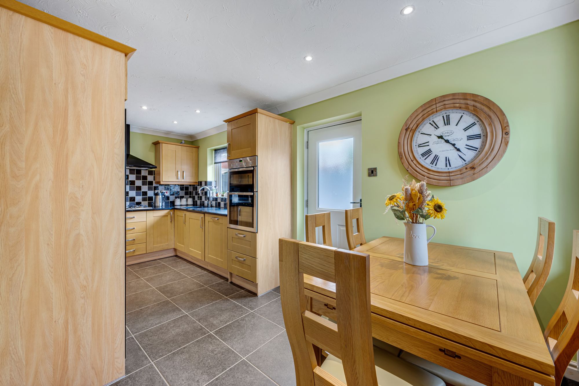 3 bed detached bungalow for sale in Fernside, Manchester  - Property Image 10