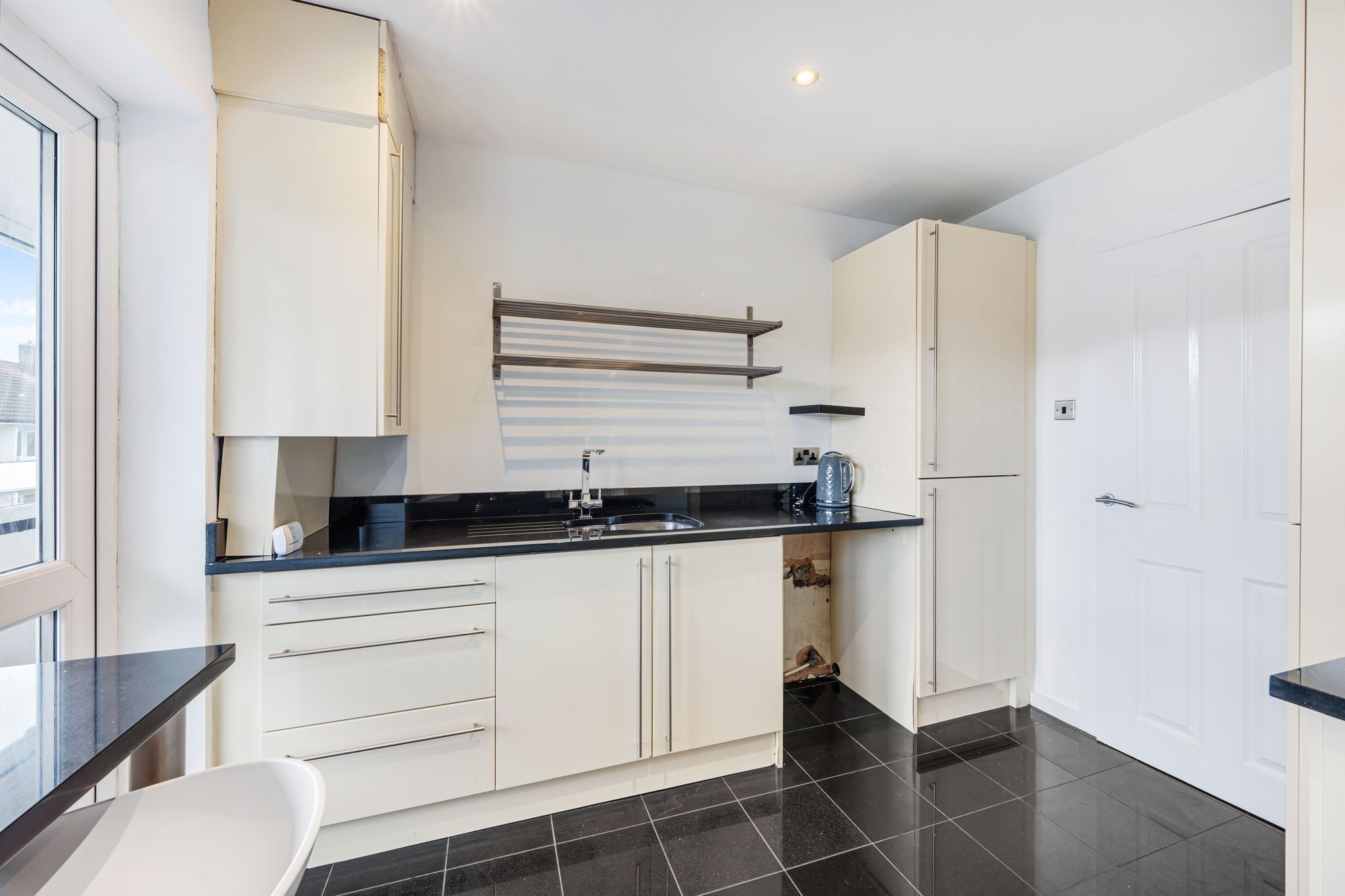 3 bed flat to rent in Moss Meadow Road, Salford  - Property Image 7