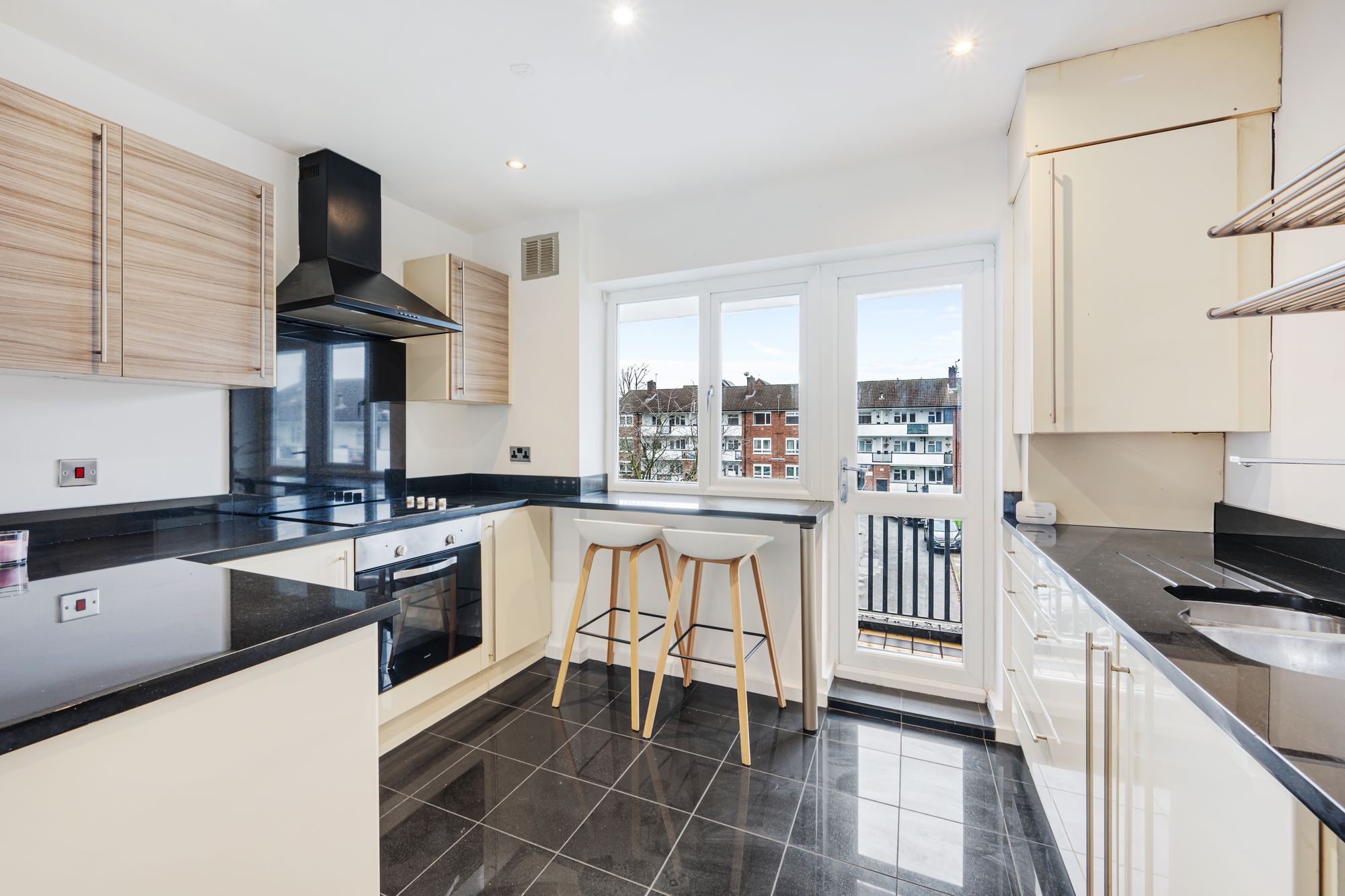 3 bed flat to rent in Moss Meadow Road, Salford  - Property Image 2