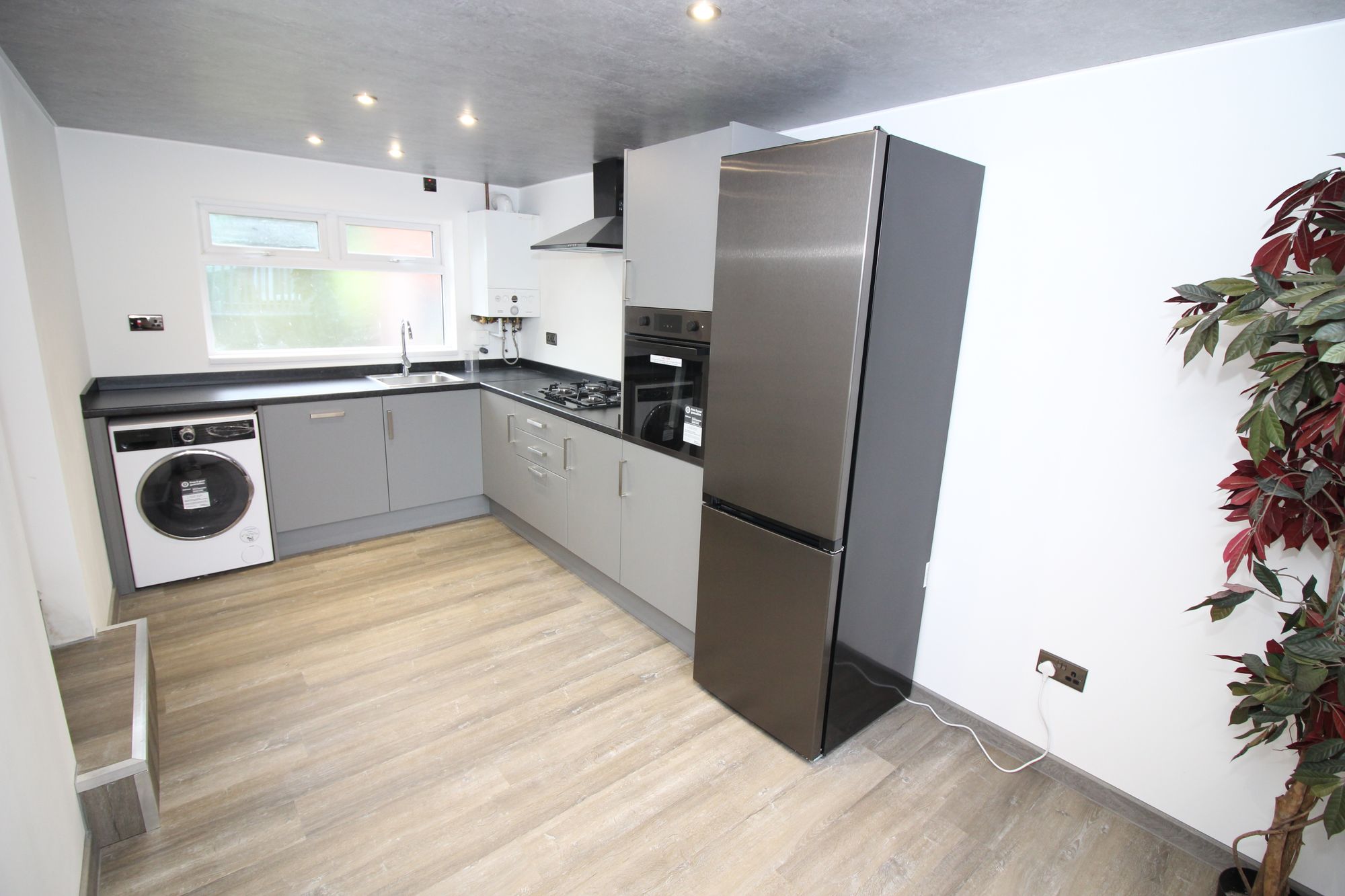 3 bed house to rent in Rossall Avenue, Manchester  - Property Image 3