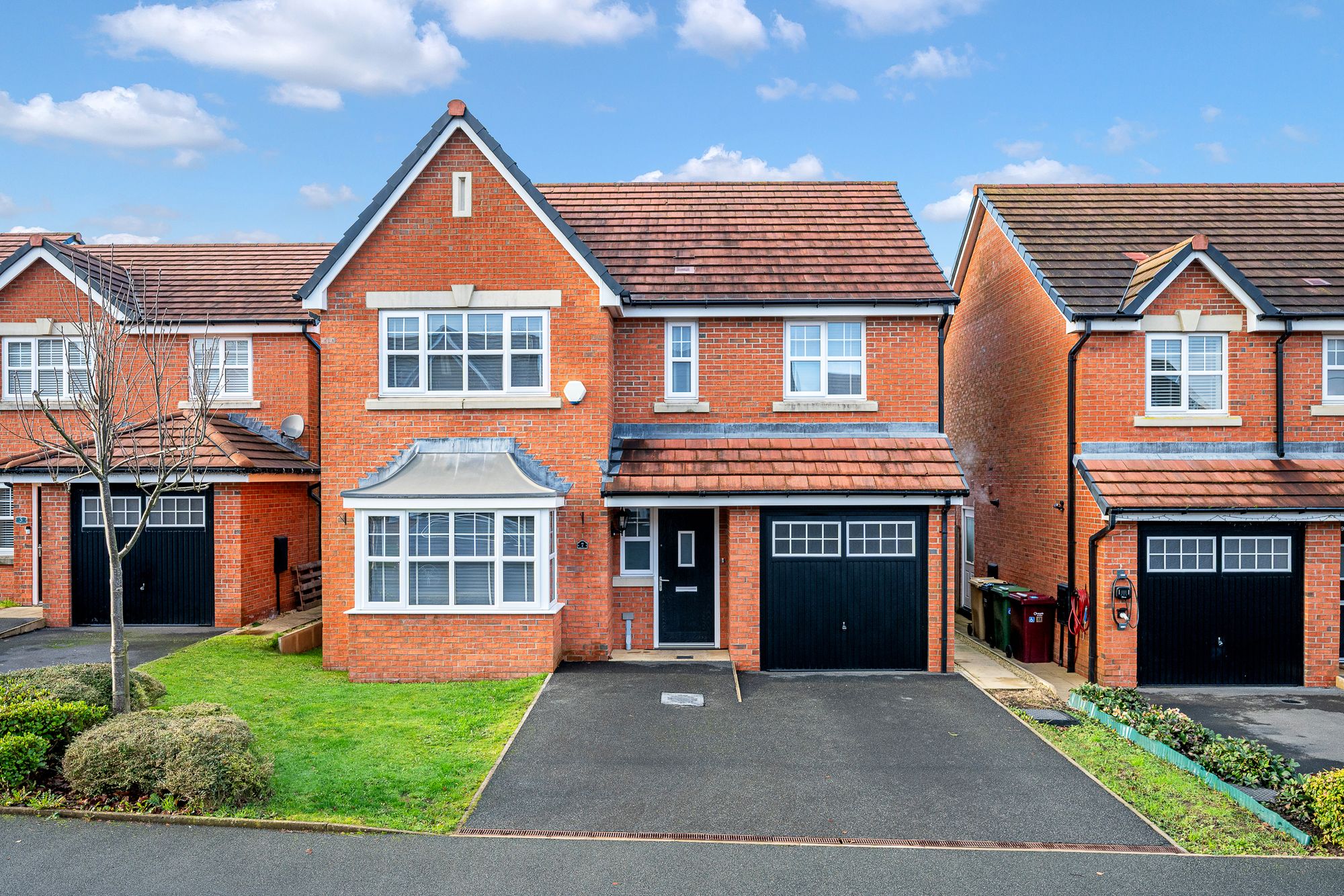 4 bed detached house to rent in Inveraray Avenue, Bolton - Property Image 1