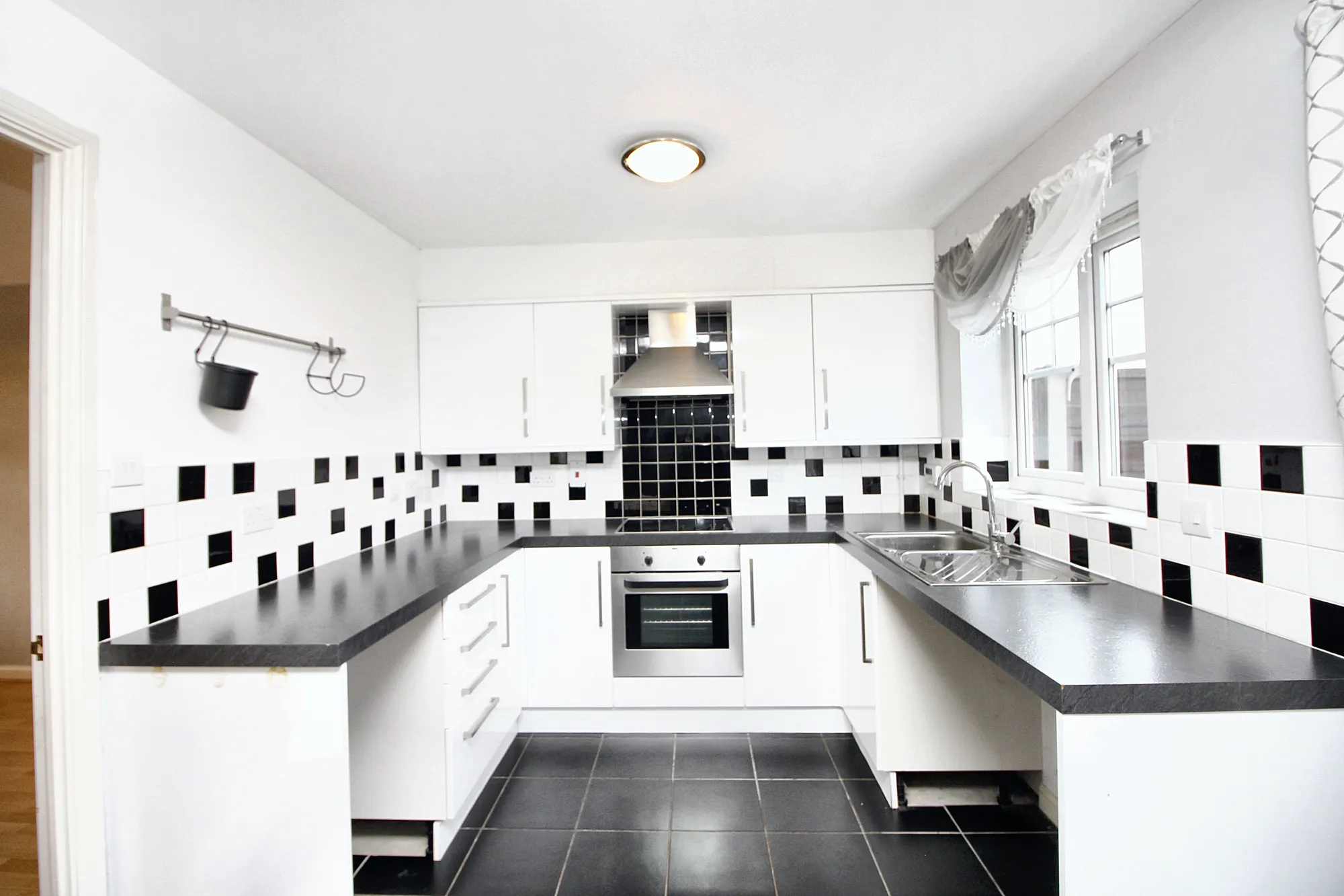 2 bed to rent in Dixon Green Drive, Bolton  - Property Image 3