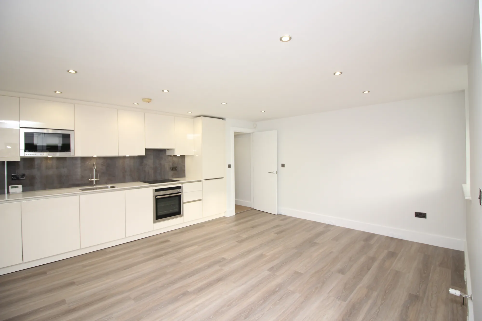 2 bed ground floor flat to rent in Manchester Road, Bury  - Property Image 3