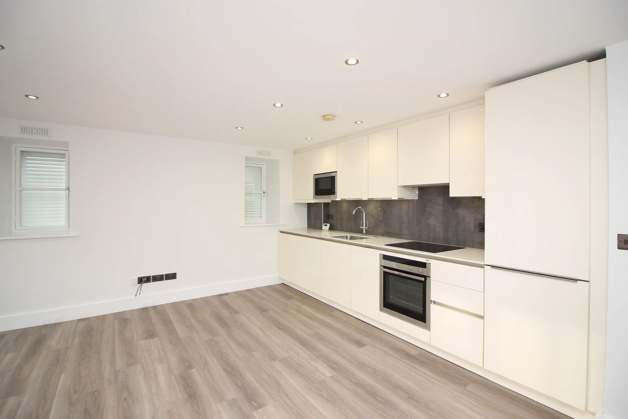 2 bed apartment to rent in Manchester Road, Bury 4