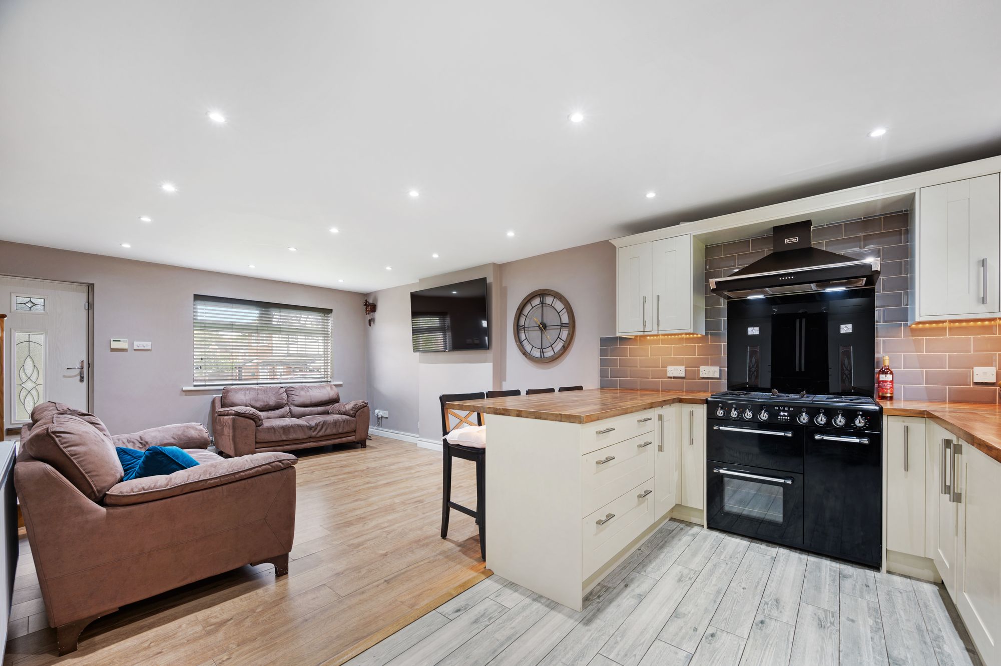 3 bed semi-detached house for sale in Riverside Drive, Manchester  - Property Image 8