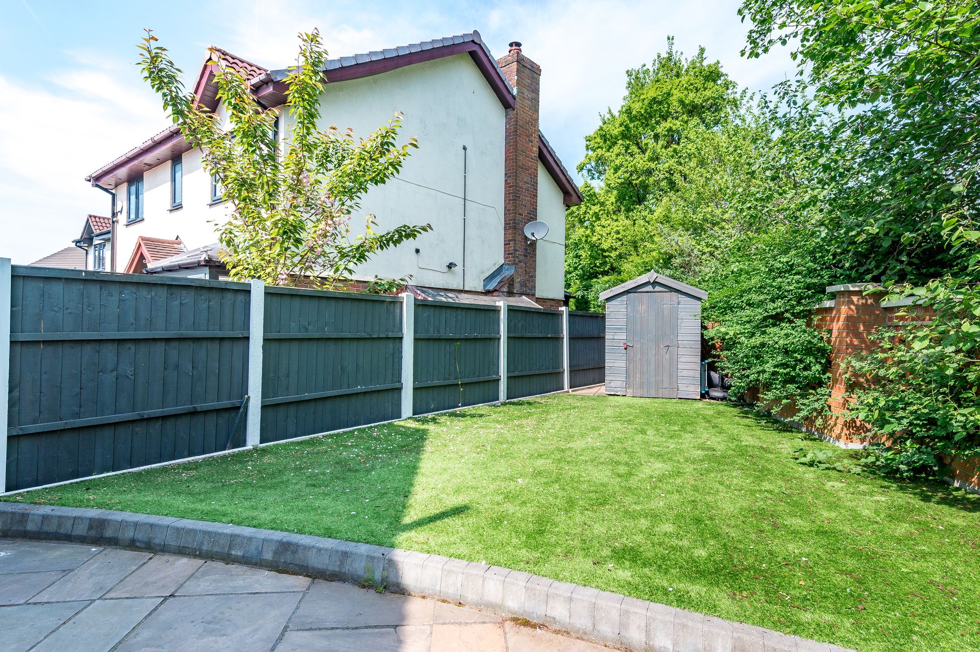 4 bed detached house to rent in Firecrest Close, Manchester 22