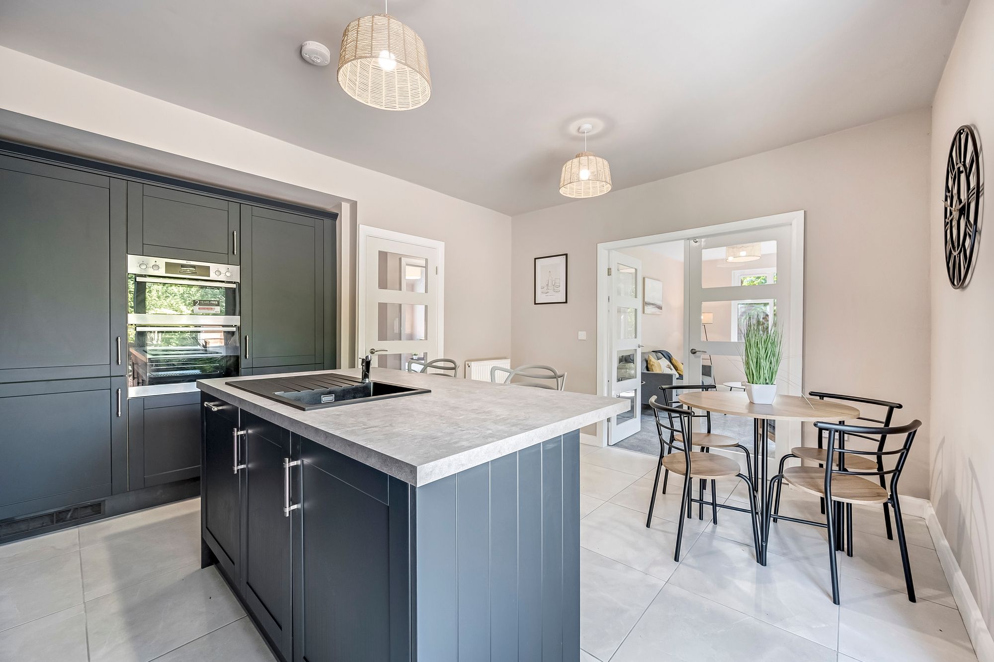 3 bed detached bungalow for sale in Brookside Walk, Manchester  - Property Image 7