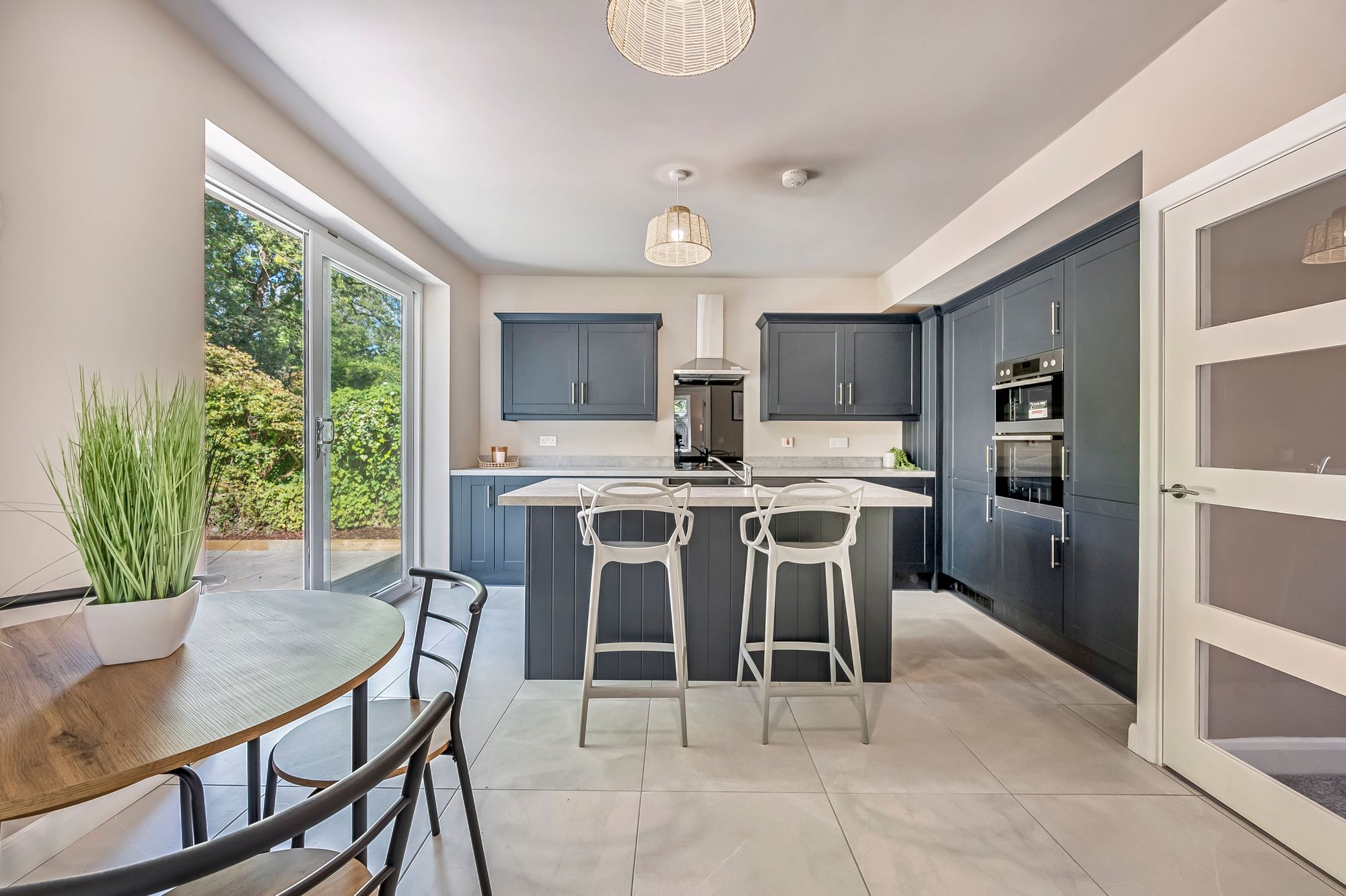 3 bed detached bungalow for sale in Brookside Walk, Manchester  - Property Image 9