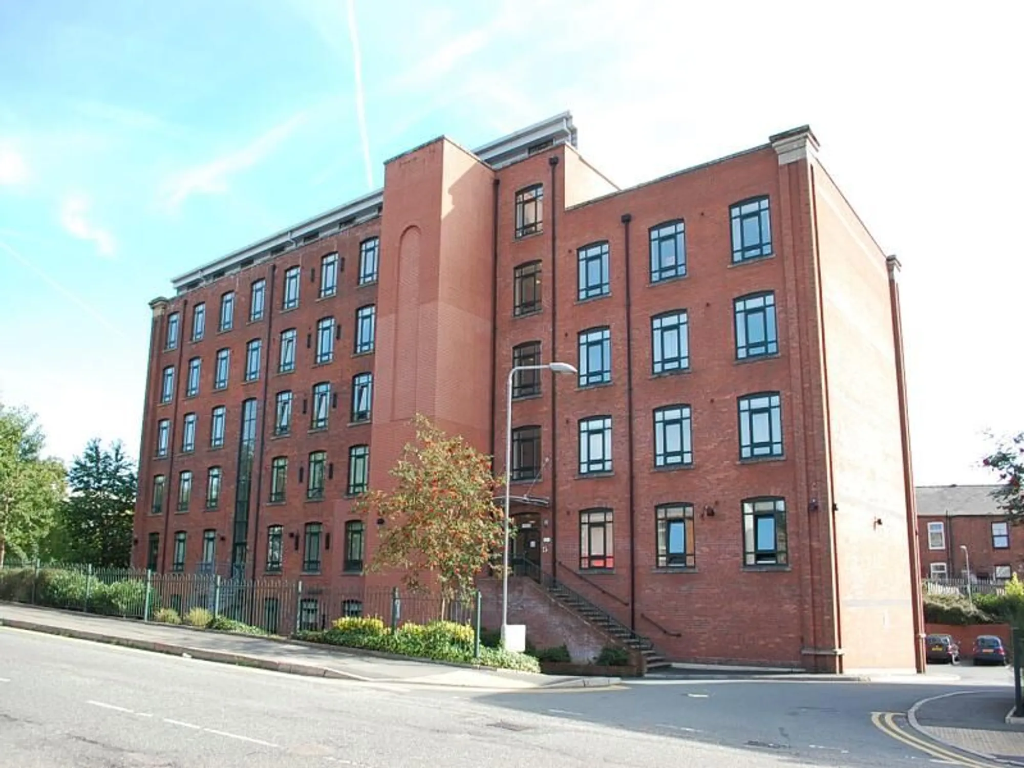 2 bed apartment to rent in Mossley Road, Ashton-Under-Lyne - Property Image 1