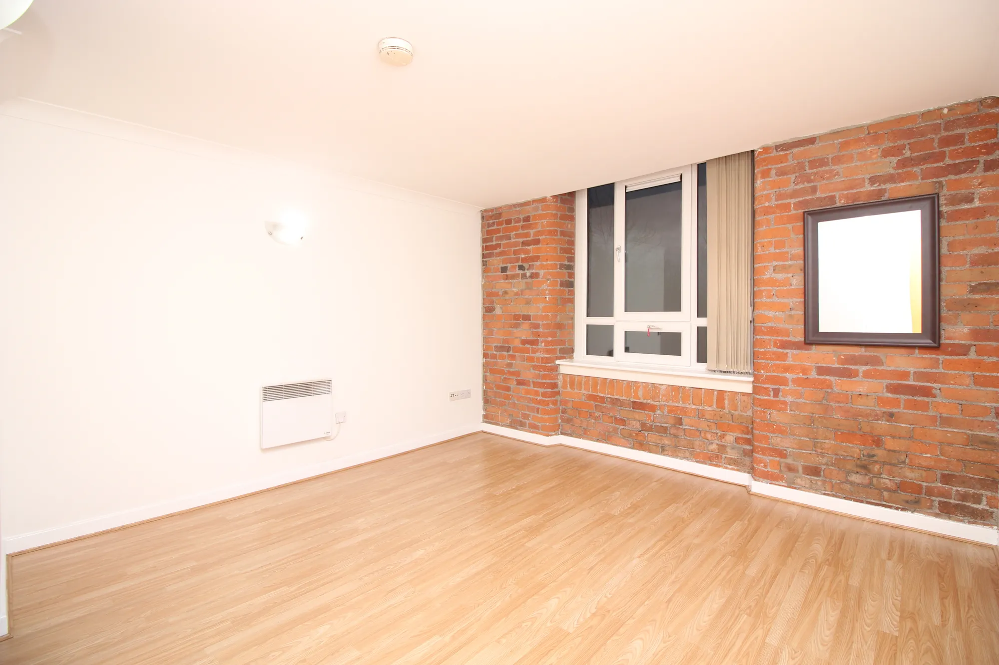 2 bed apartment to rent in Mossley Road, Ashton-Under-Lyne 1