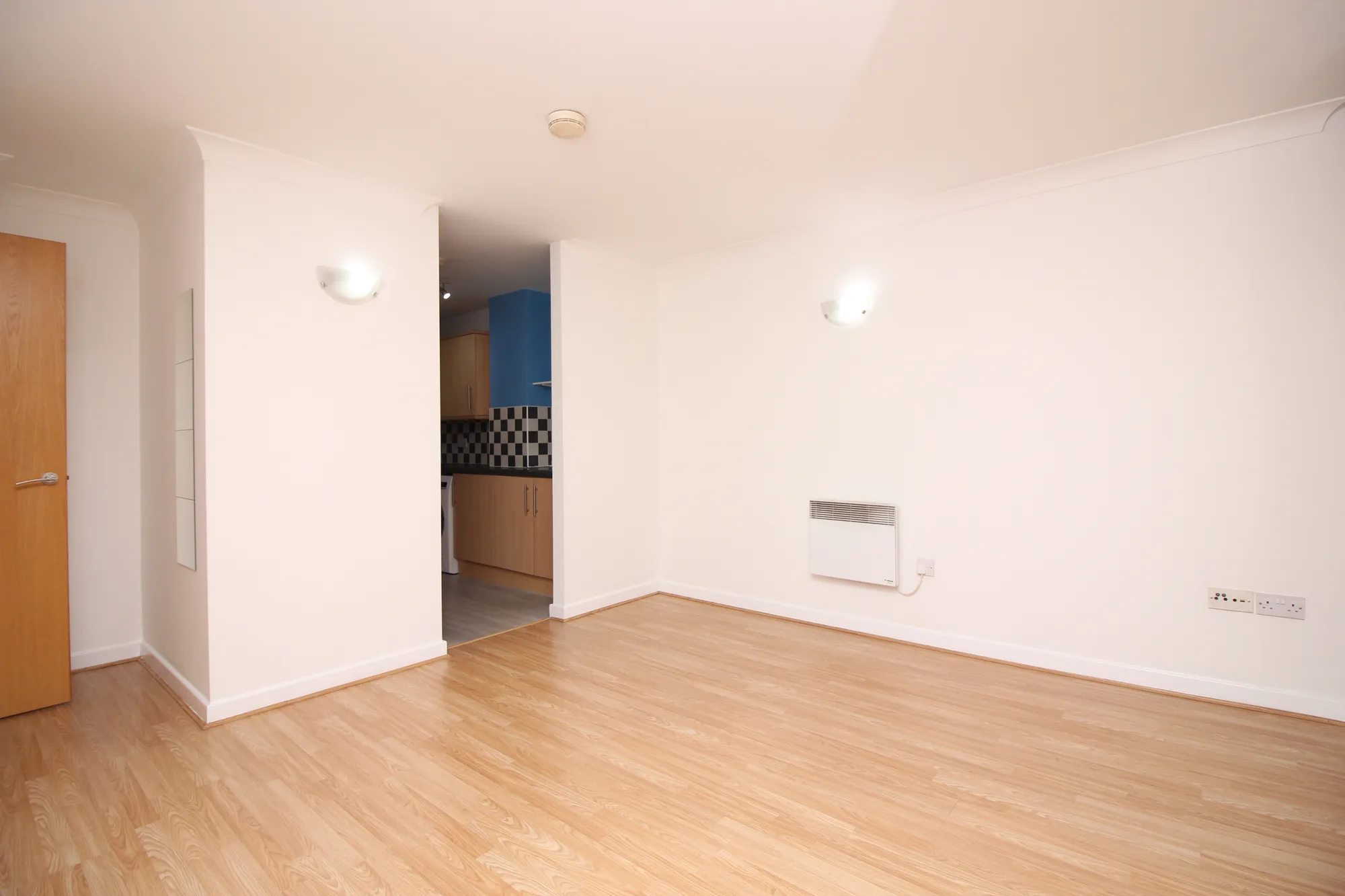 2 bed apartment to rent in Mossley Road, Ashton-Under-Lyne  - Property Image 3