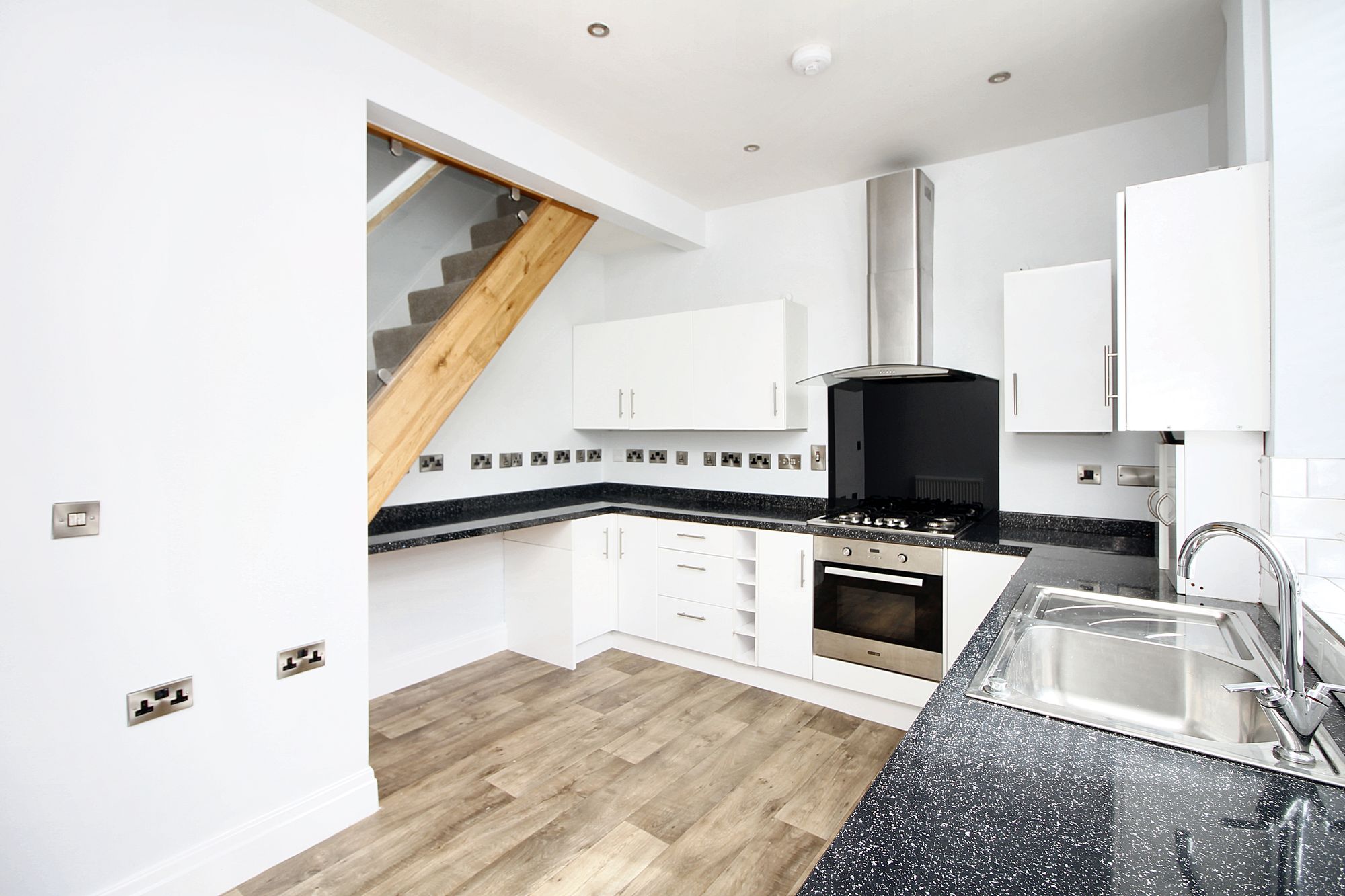 2 bed house to rent in Ainsworth Road, Manchester  - Property Image 3