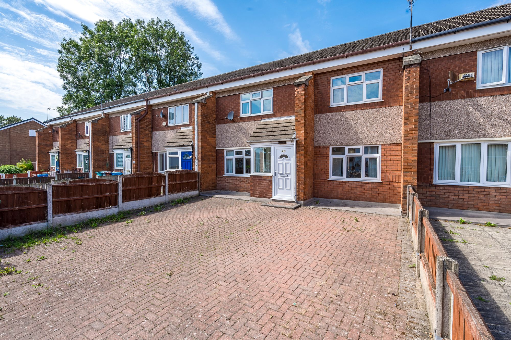 4 bed terraced house to rent in Farnborough Road, Manchester, M40