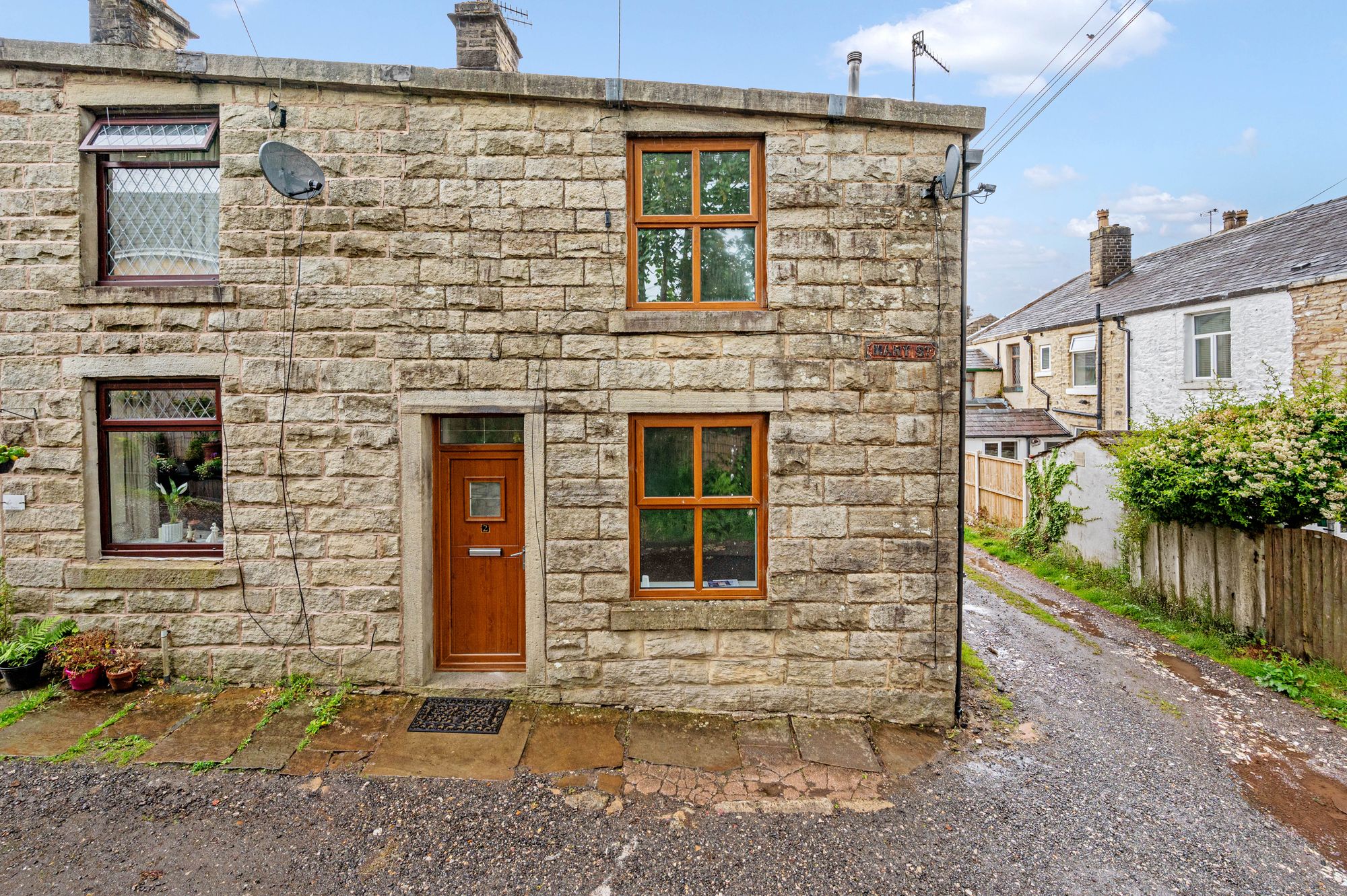 2 bed end of terrace house to rent in Mary Street, Bury - Property Image 1