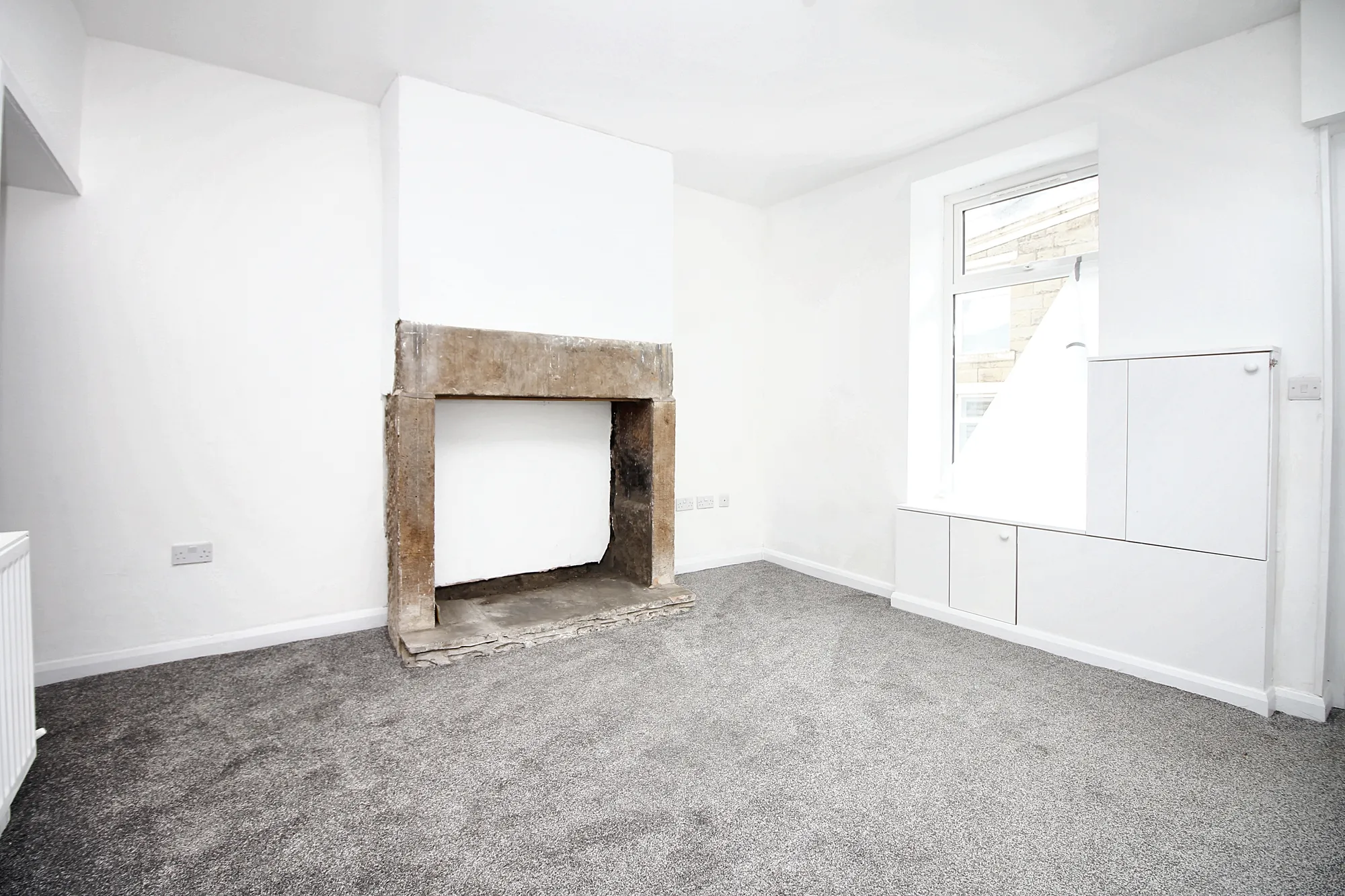 2 bed terraced house to rent in Cobden Street, Darwen 4