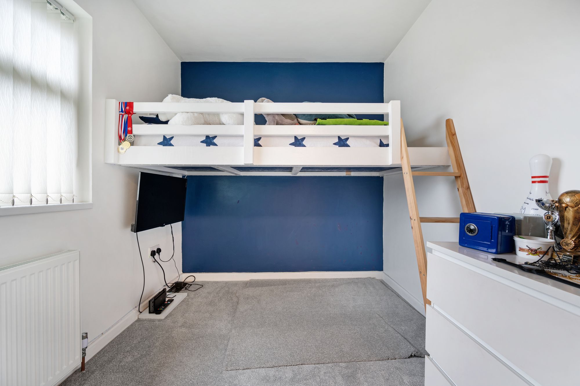 3 bed mid-terraced house to rent in Lochinver Grove, Heywood 14