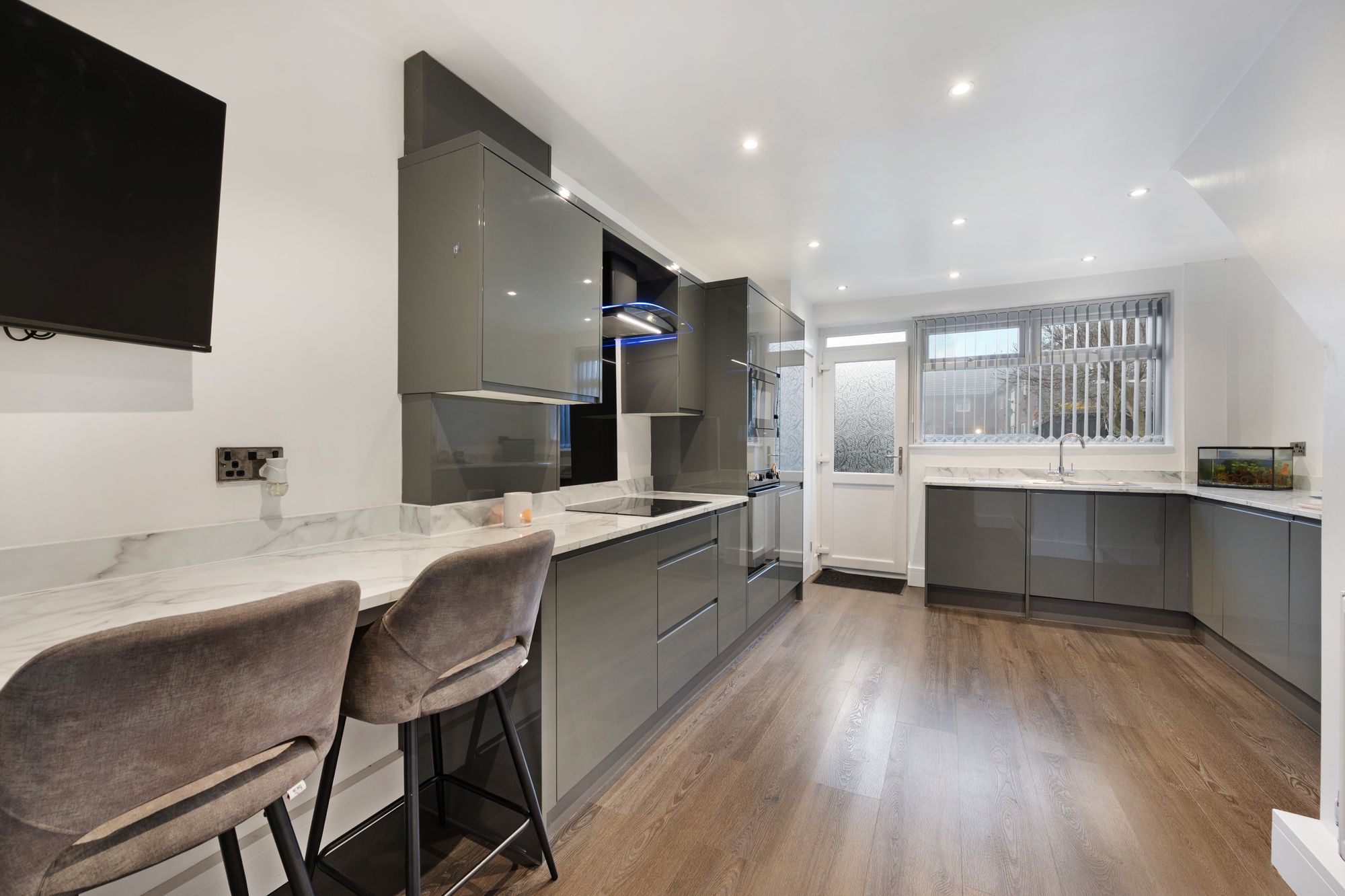 3 bed mid-terraced house to rent in Lochinver Grove, Heywood 8