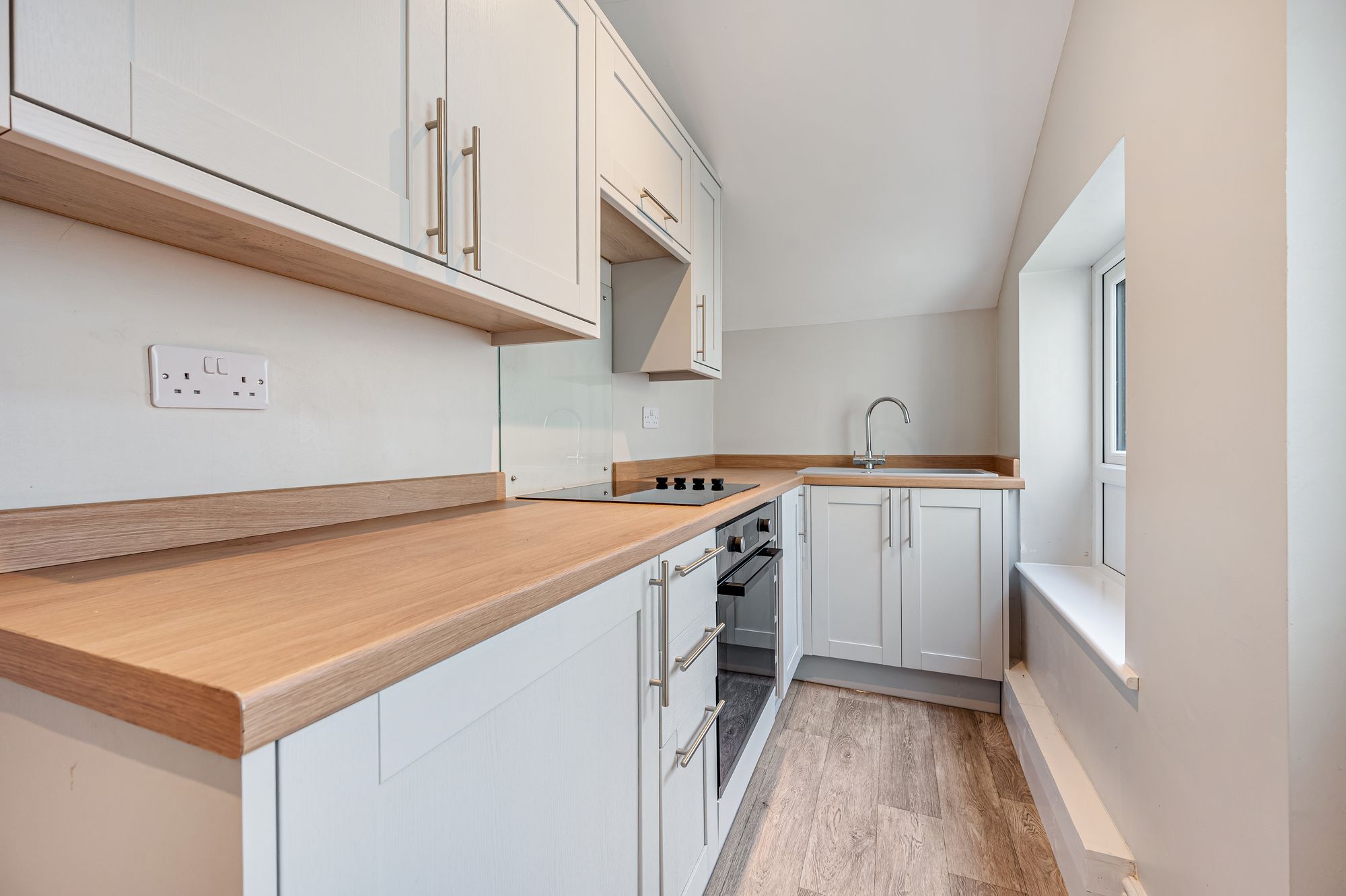 2 bed mid-terraced house to rent in Wells Street, Rossendale  - Property Image 3