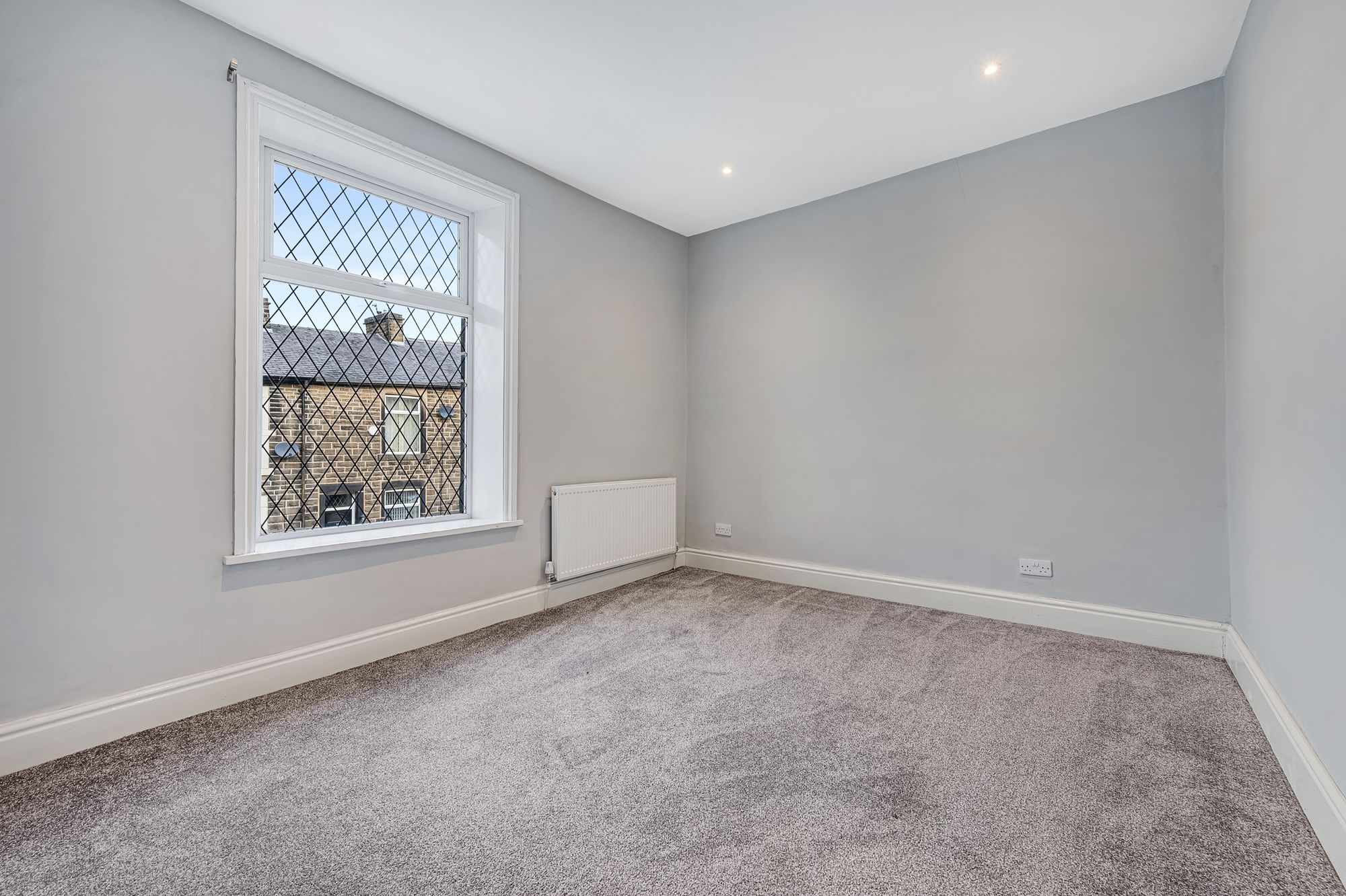 2 bed mid-terraced house to rent in Wells Street, Rossendale 11